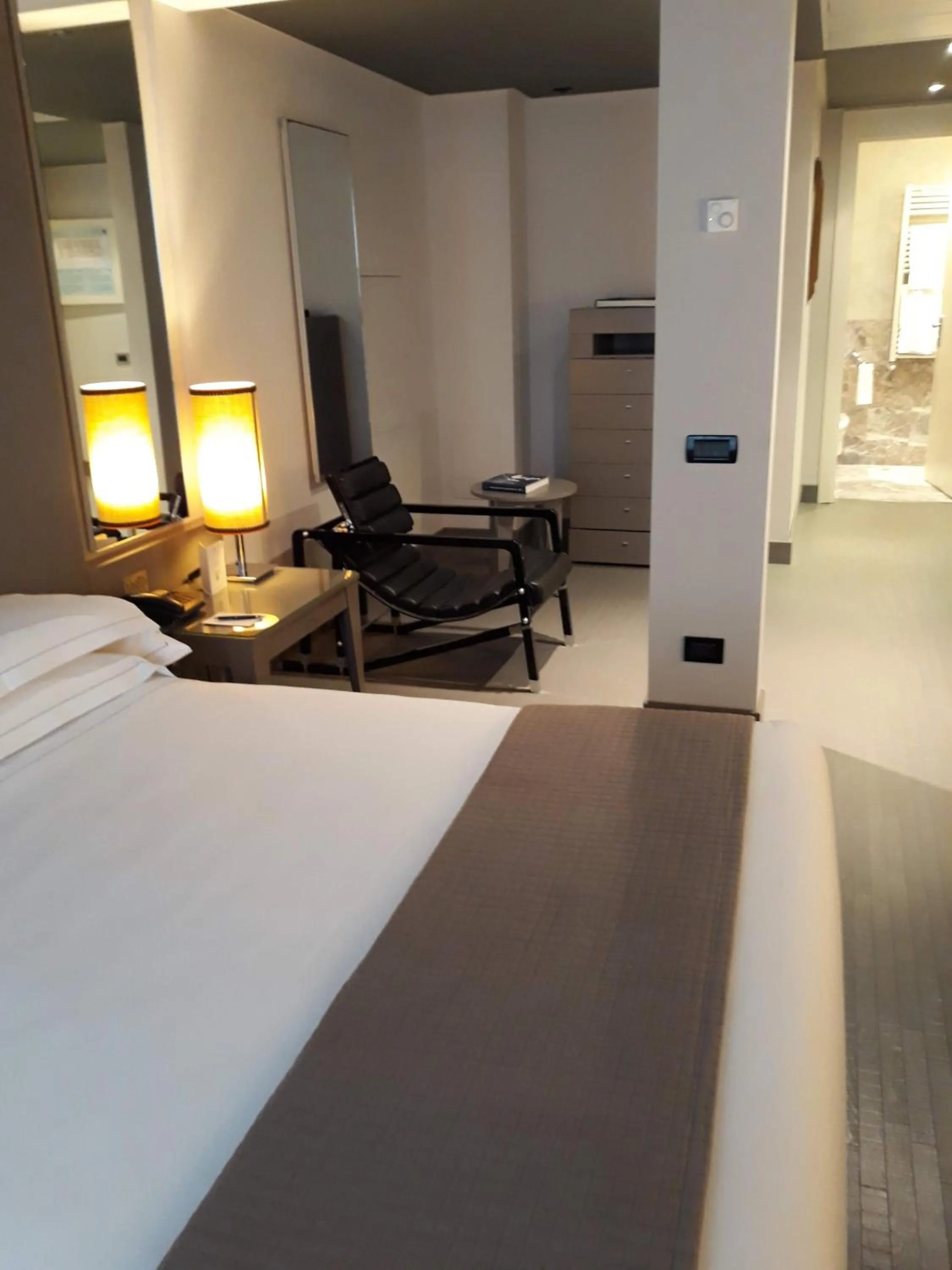 Bedroom, Bed in Grand Hotel De La Ville