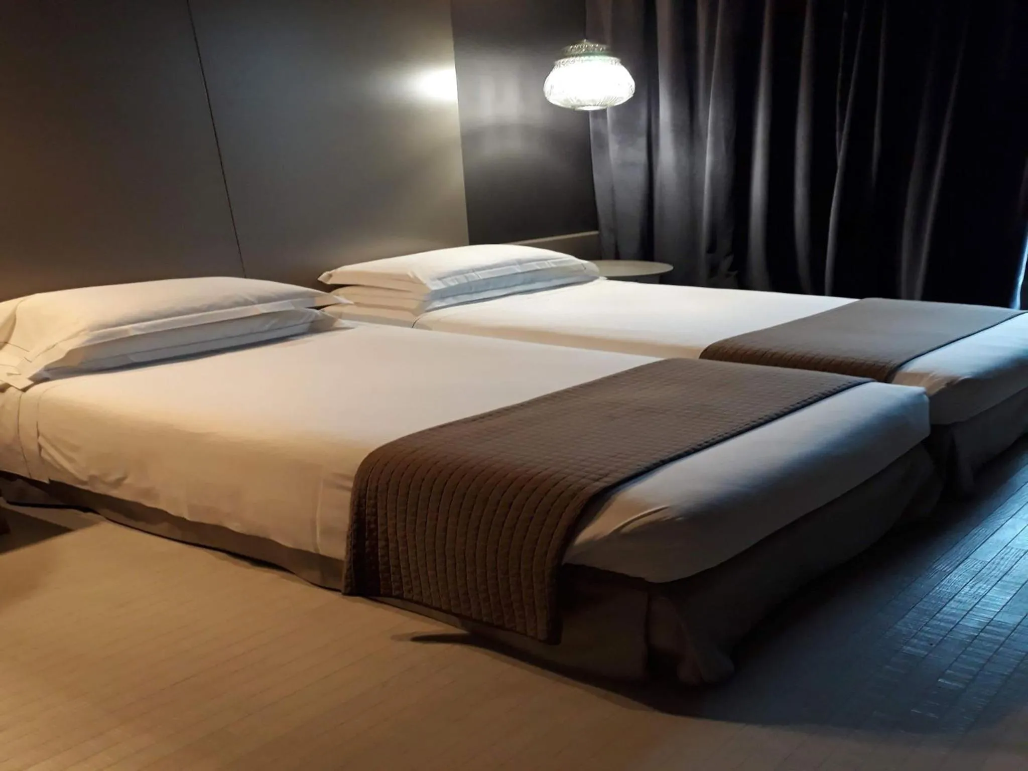 Bedroom, Bed in Grand Hotel De La Ville