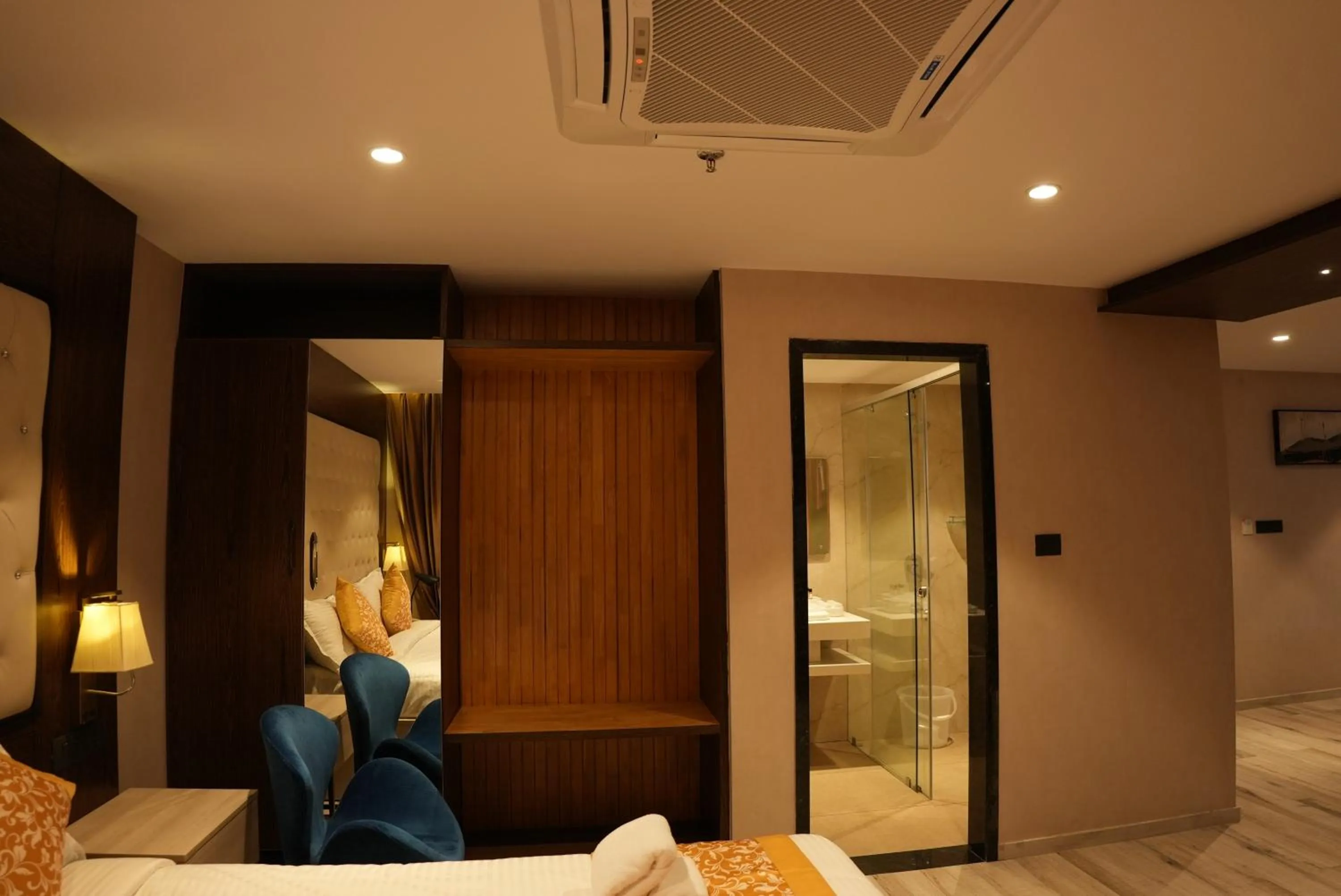 Living room, Bed in HOTEL OCEAN VISTA BAY