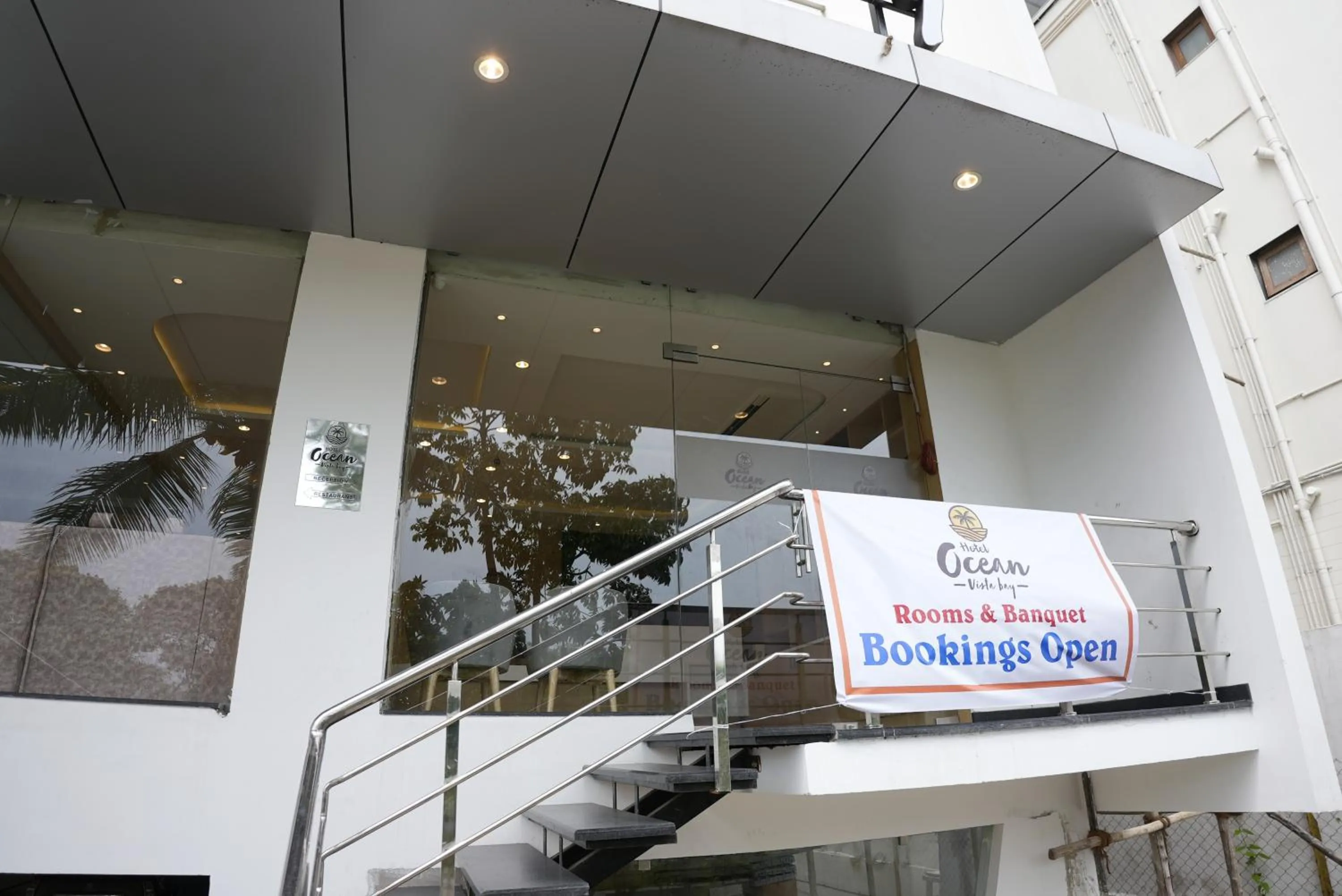 Property building in HOTEL OCEAN VISTA BAY