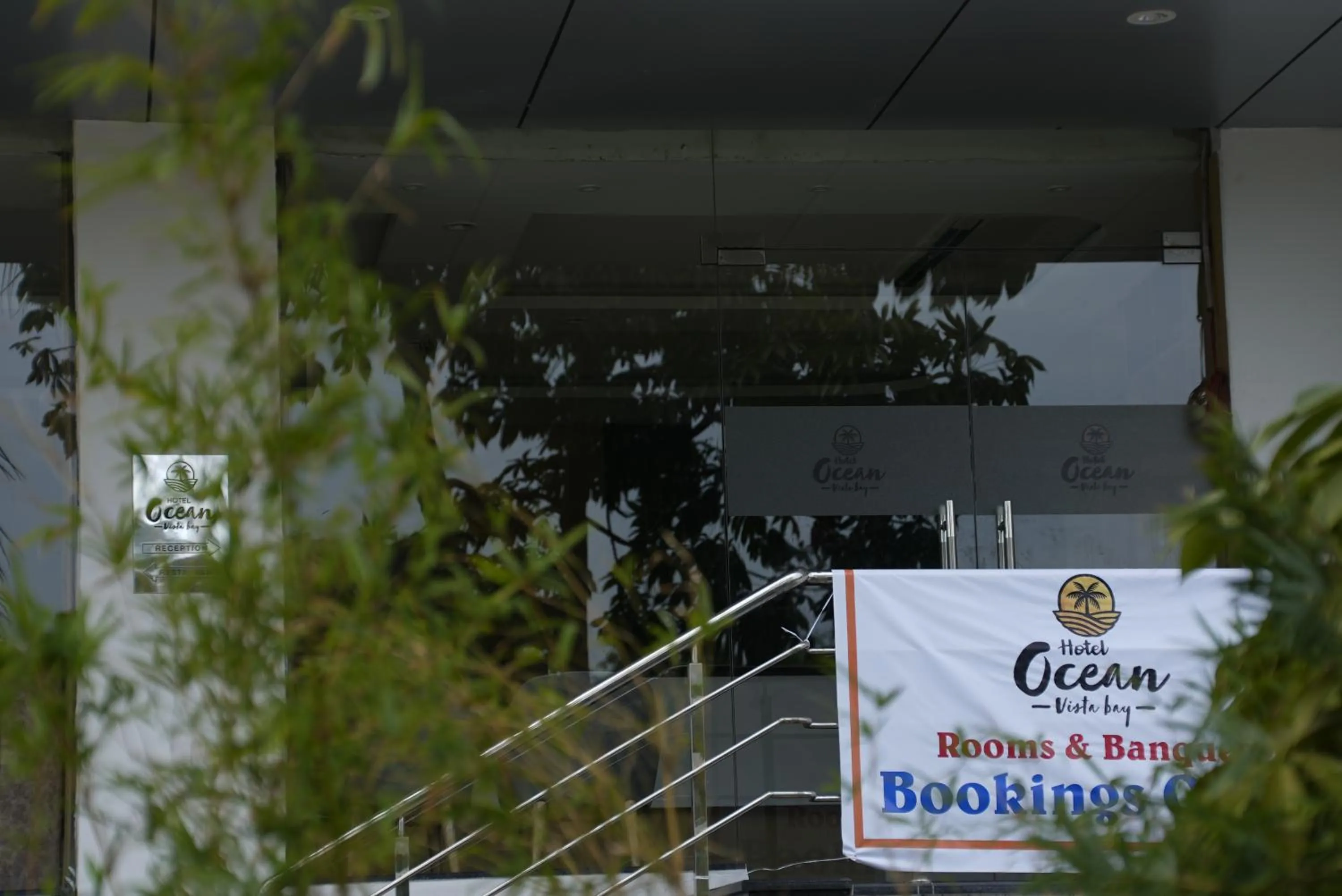 Property building in HOTEL OCEAN VISTA BAY