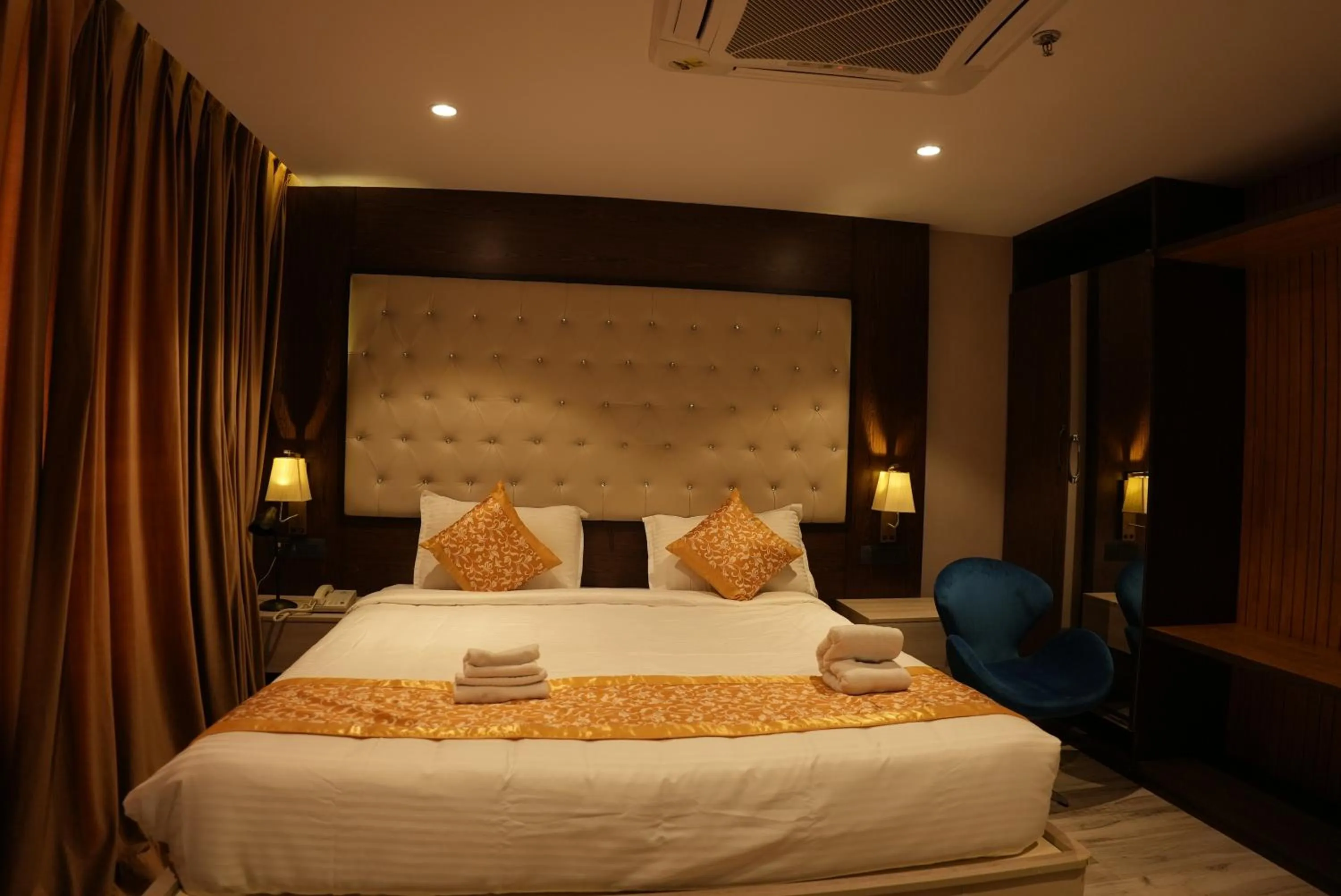 Photo of the whole room, Bed in HOTEL OCEAN VISTA BAY