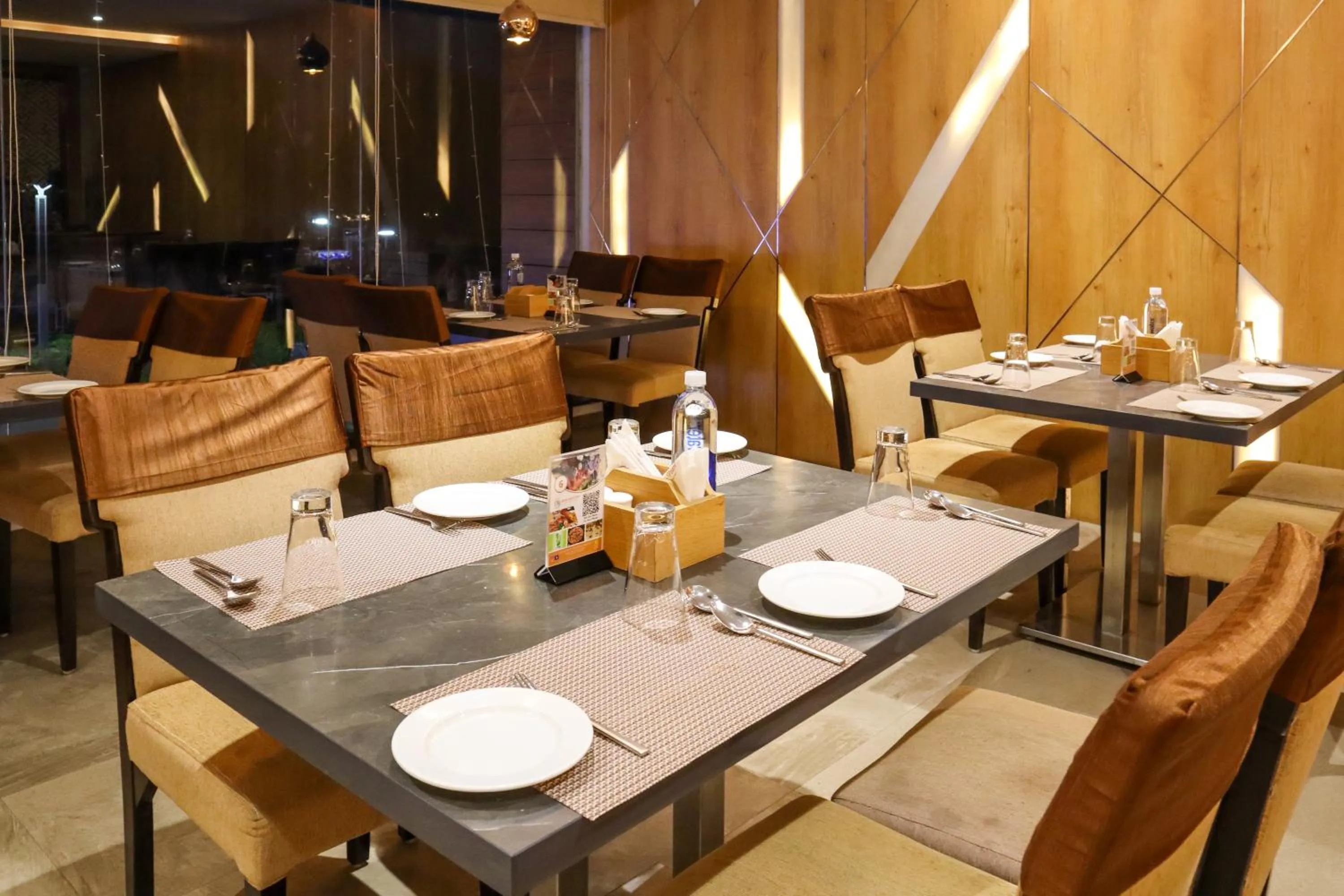 Restaurant/places to eat in HOTEL OCEAN VISTA BAY