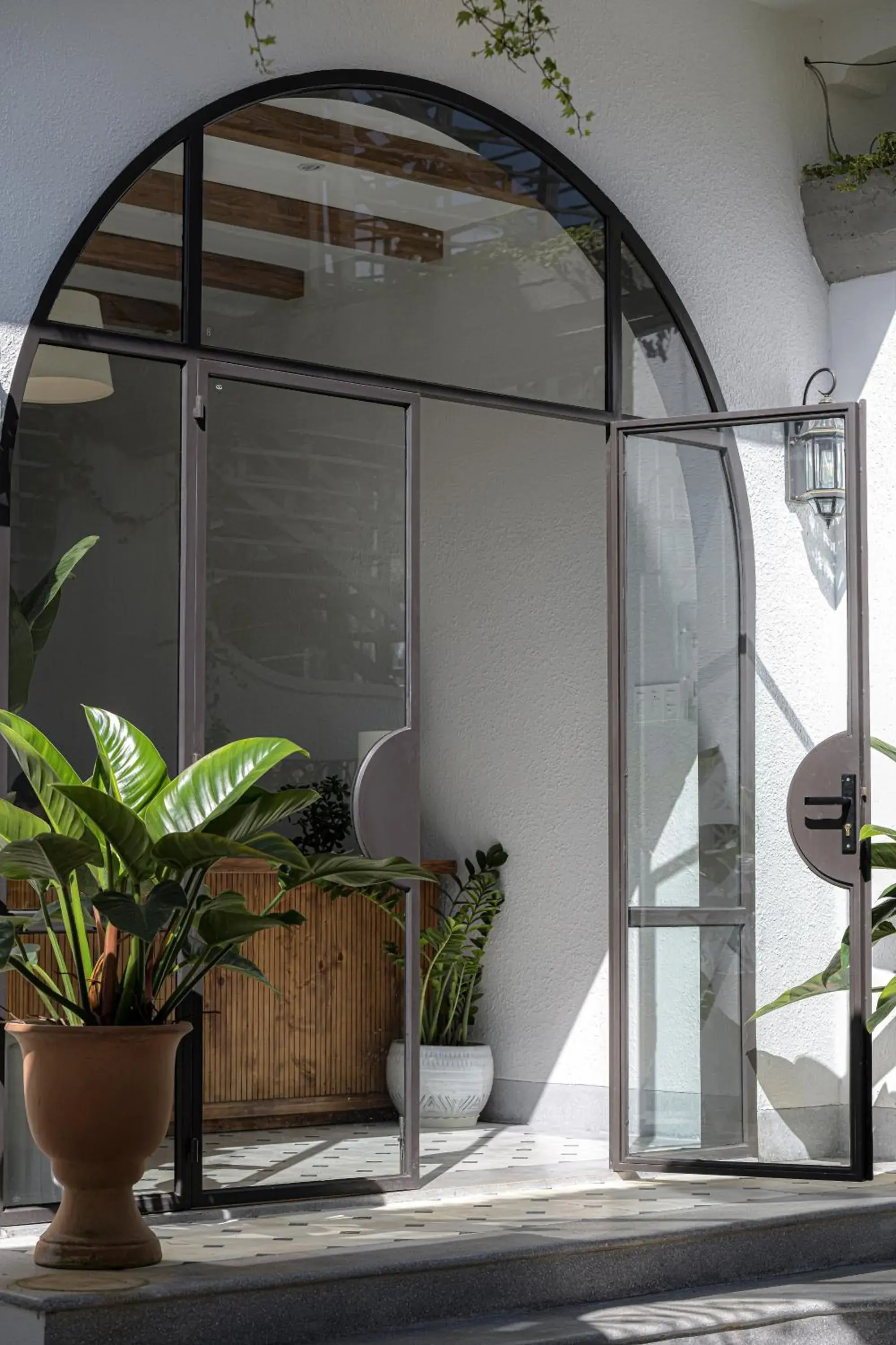 Facade/entrance in Thơm House Facade/entrance in Thơm House