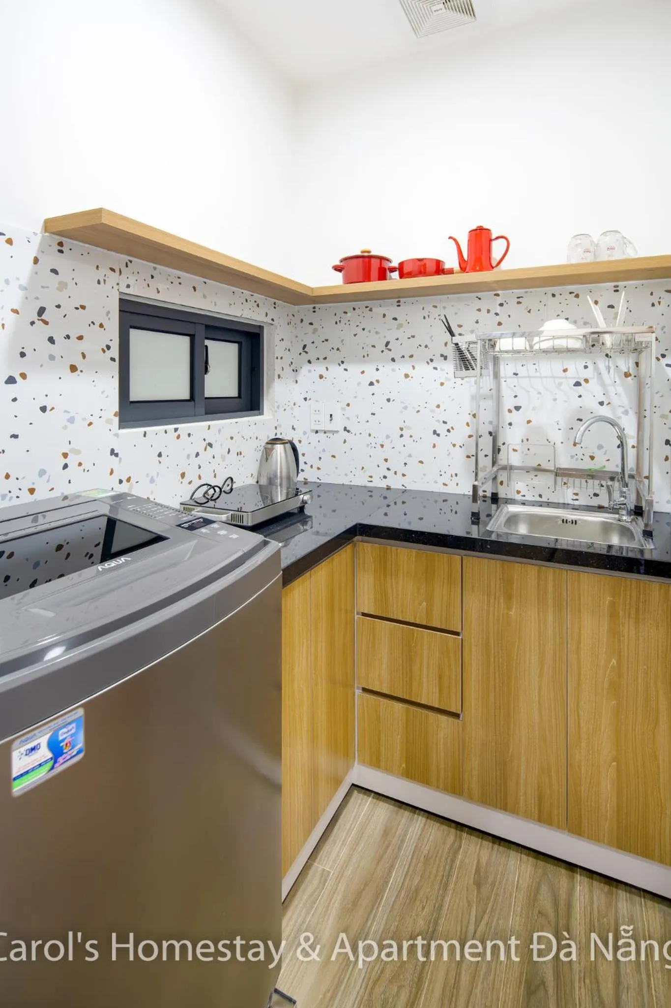 Kitchen or kitchenette in Carol Homestay & Apartment Da Nang 3