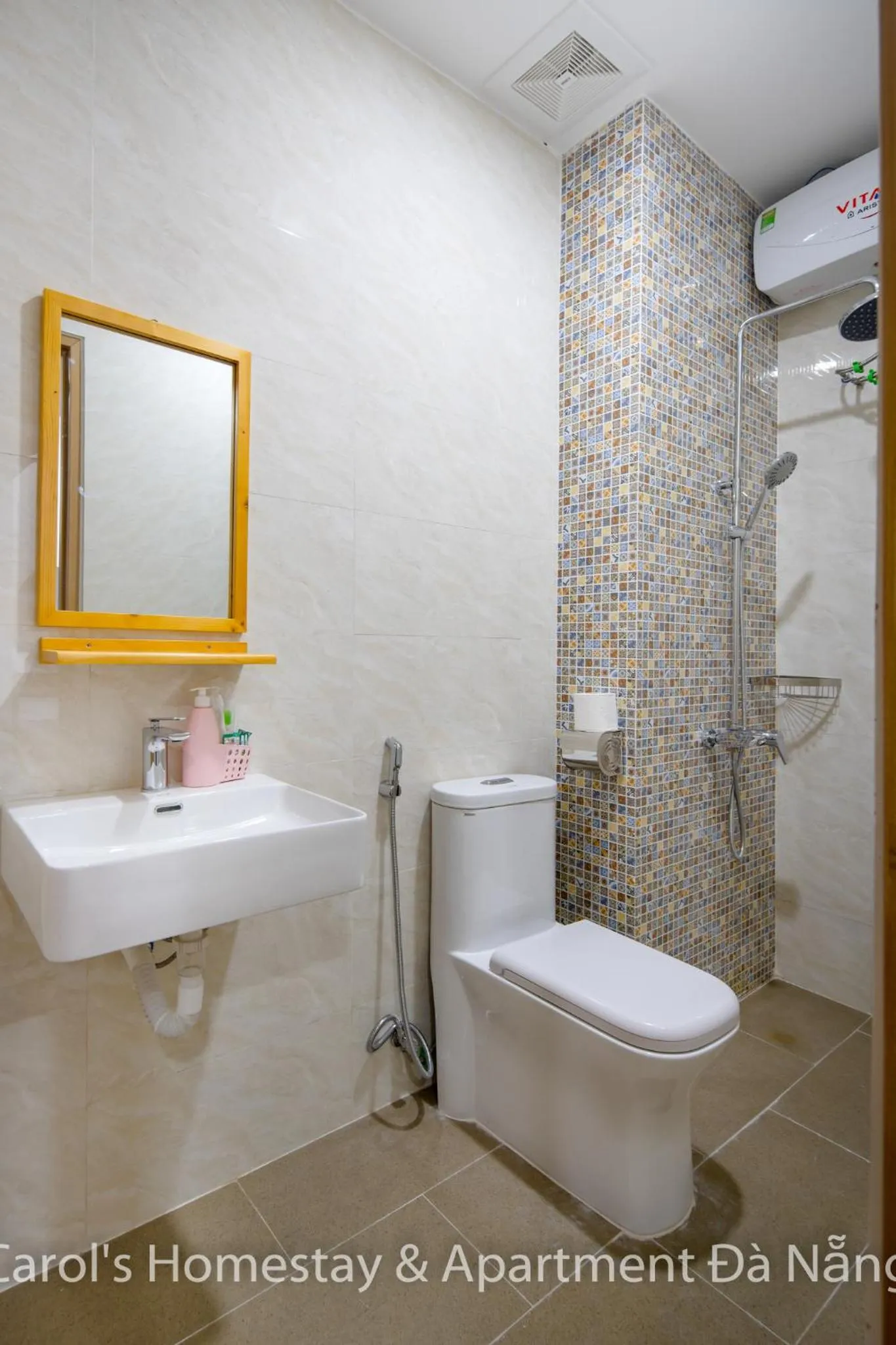 Bathroom in Carol Homestay & Apartment Da Nang 3