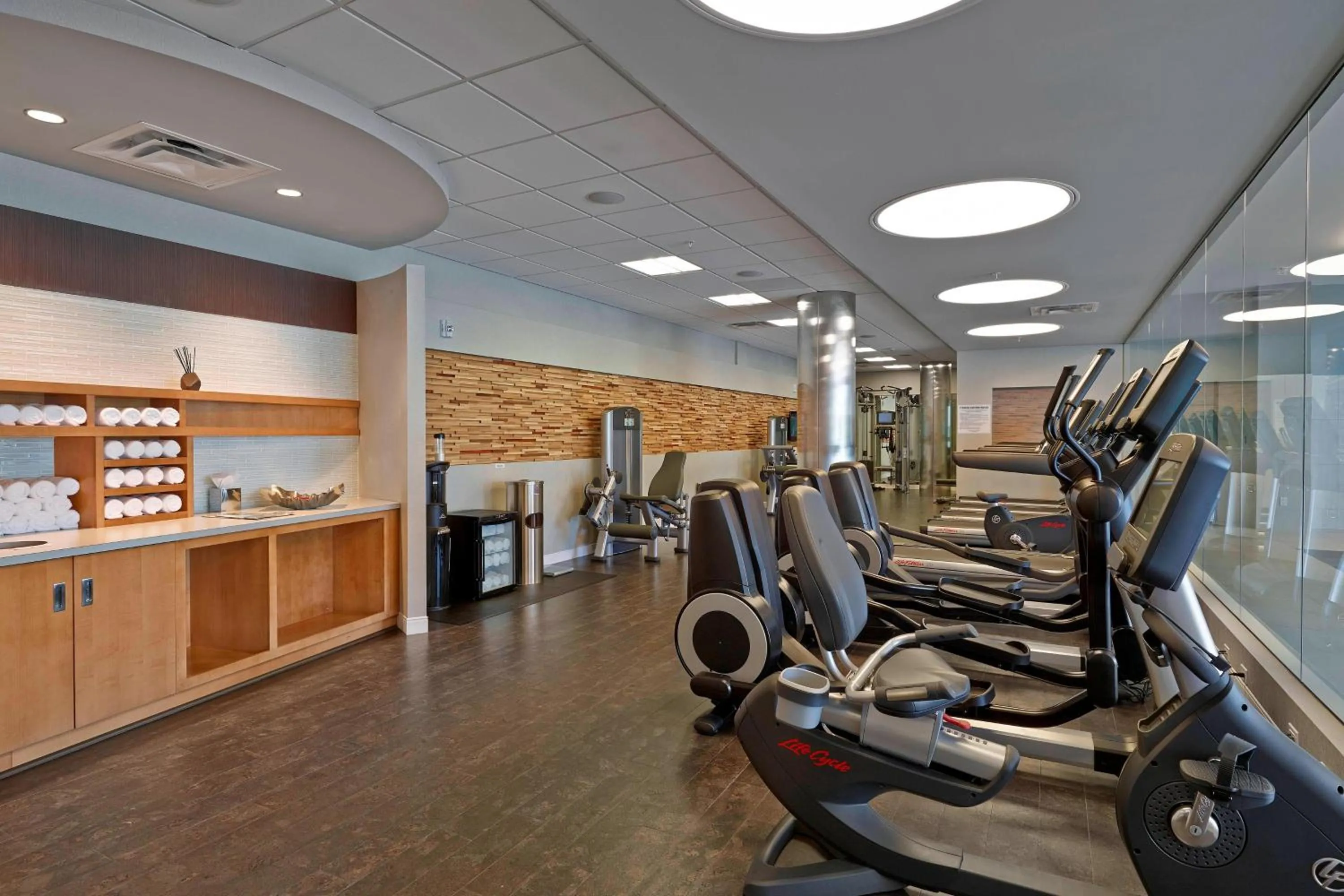 Fitness centre/facilities in Renaissance Edmonton Airport Hotel