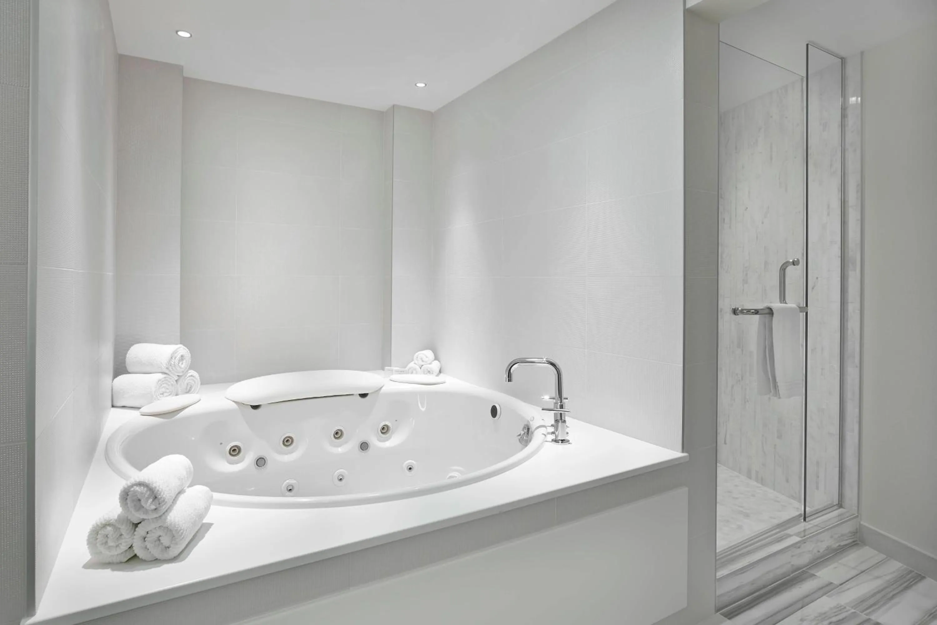 Bathroom in Renaissance Edmonton Airport Hotel