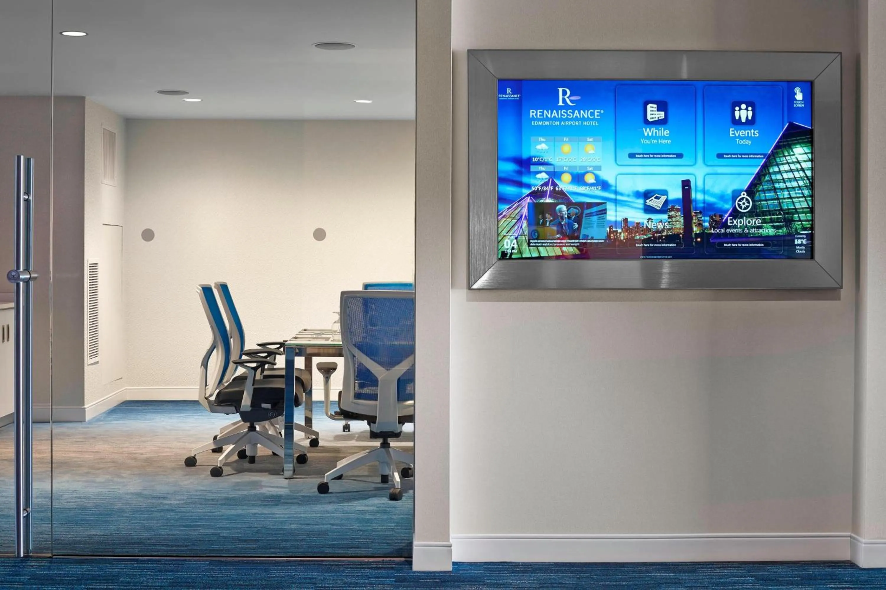 Meeting/conference room in Renaissance Edmonton Airport Hotel