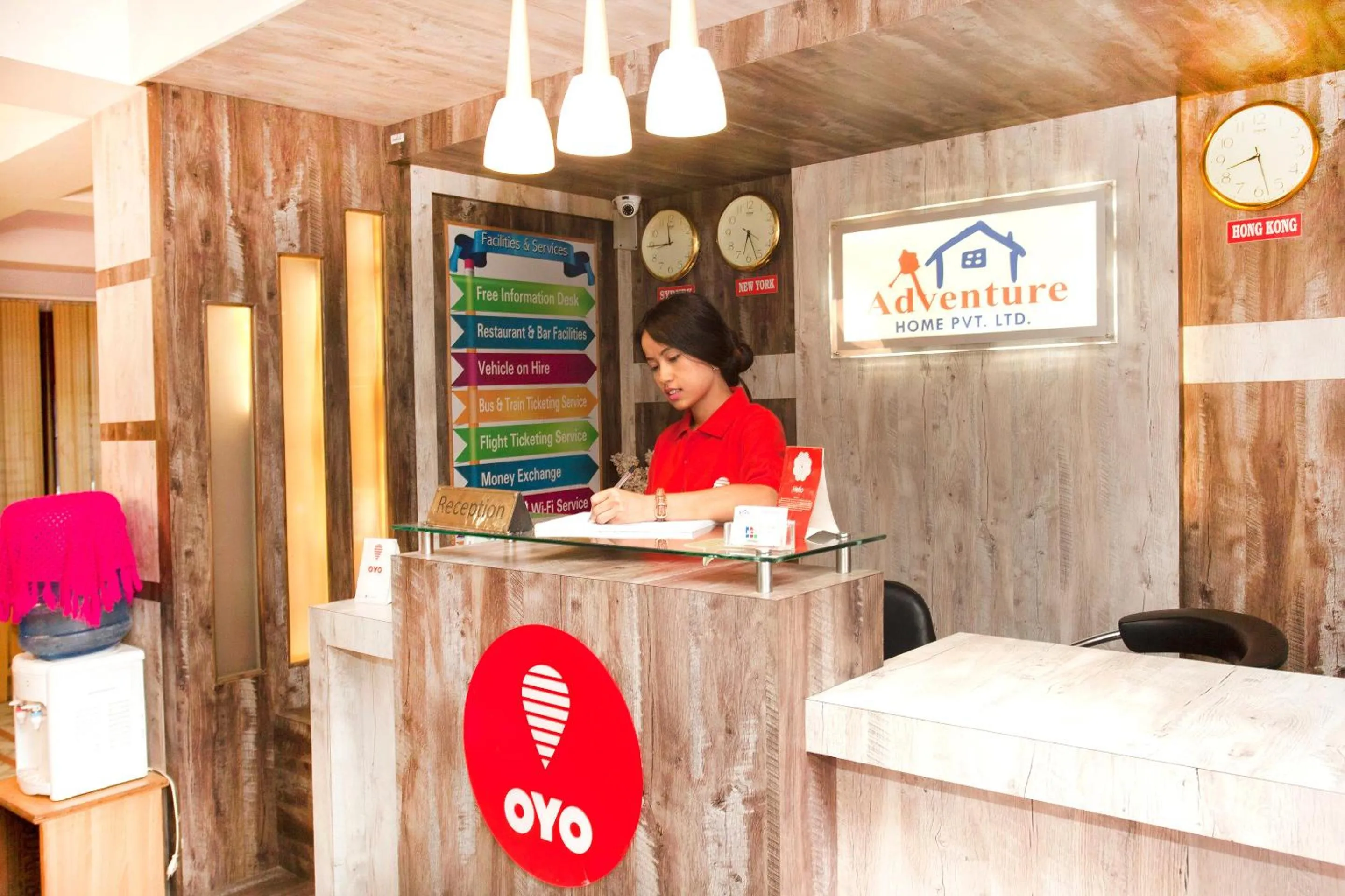 Lobby or reception in OYO 167 Hotel Lotus Buddha Inn