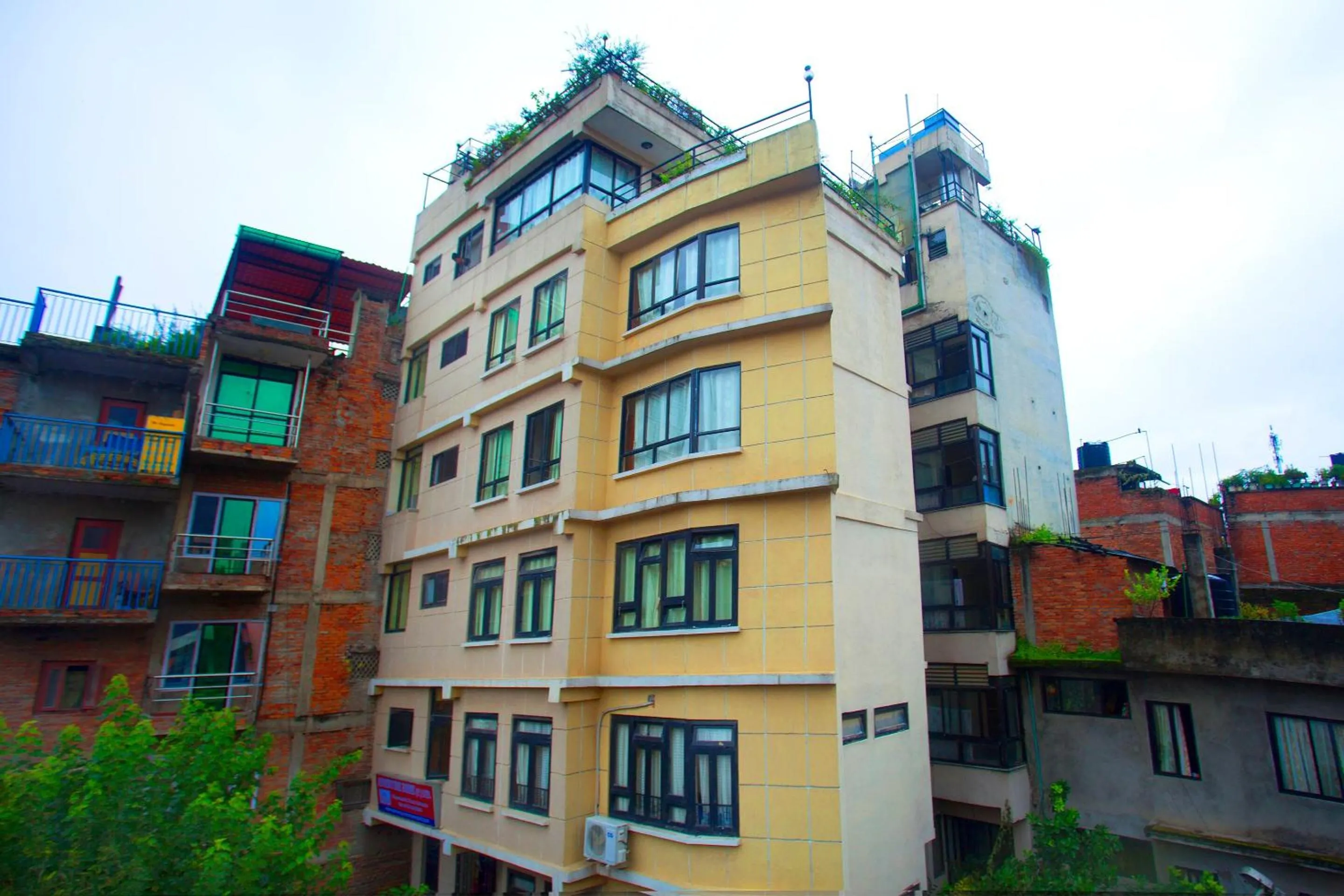 Facade/entrance in OYO 167 Hotel Lotus Buddha Inn