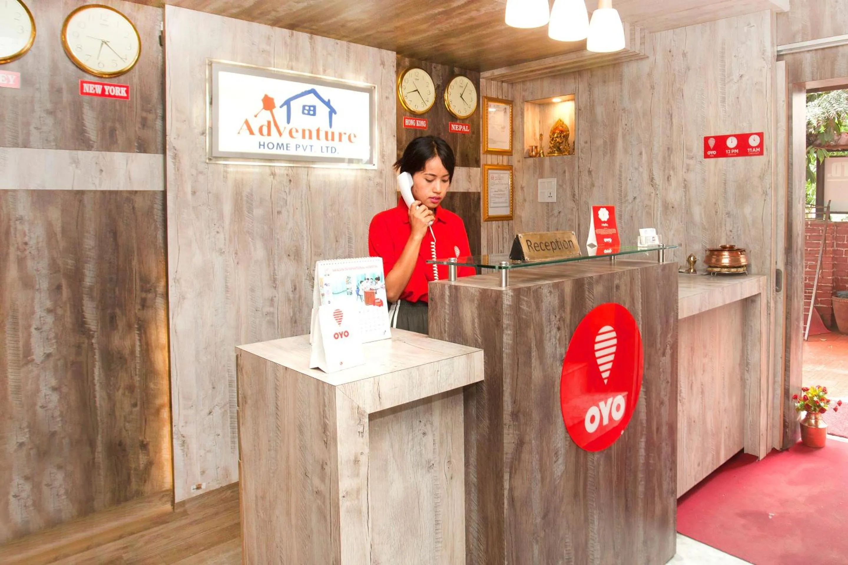 Lobby or reception in OYO 167 Hotel Lotus Buddha Inn