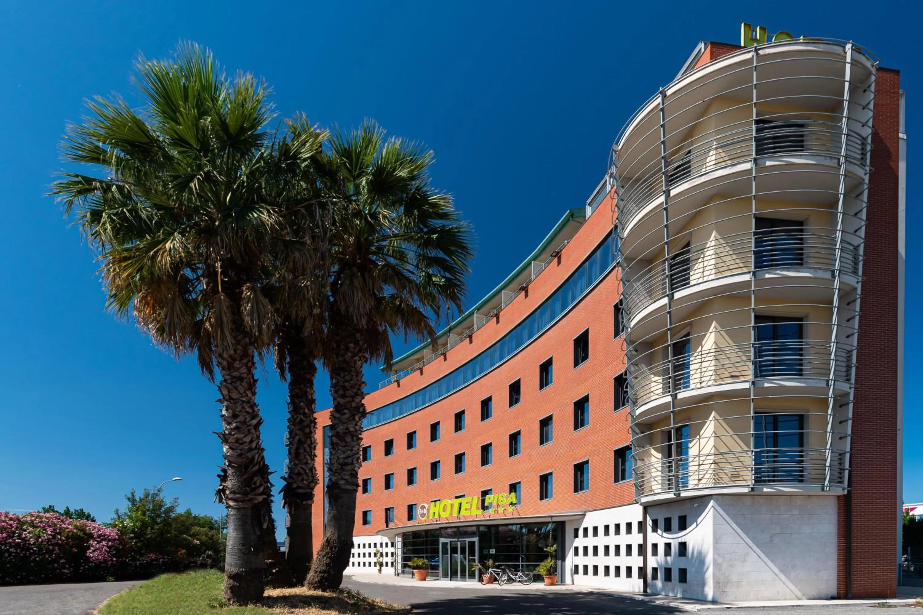 Property building in B&B HOTEL Pisa Airport