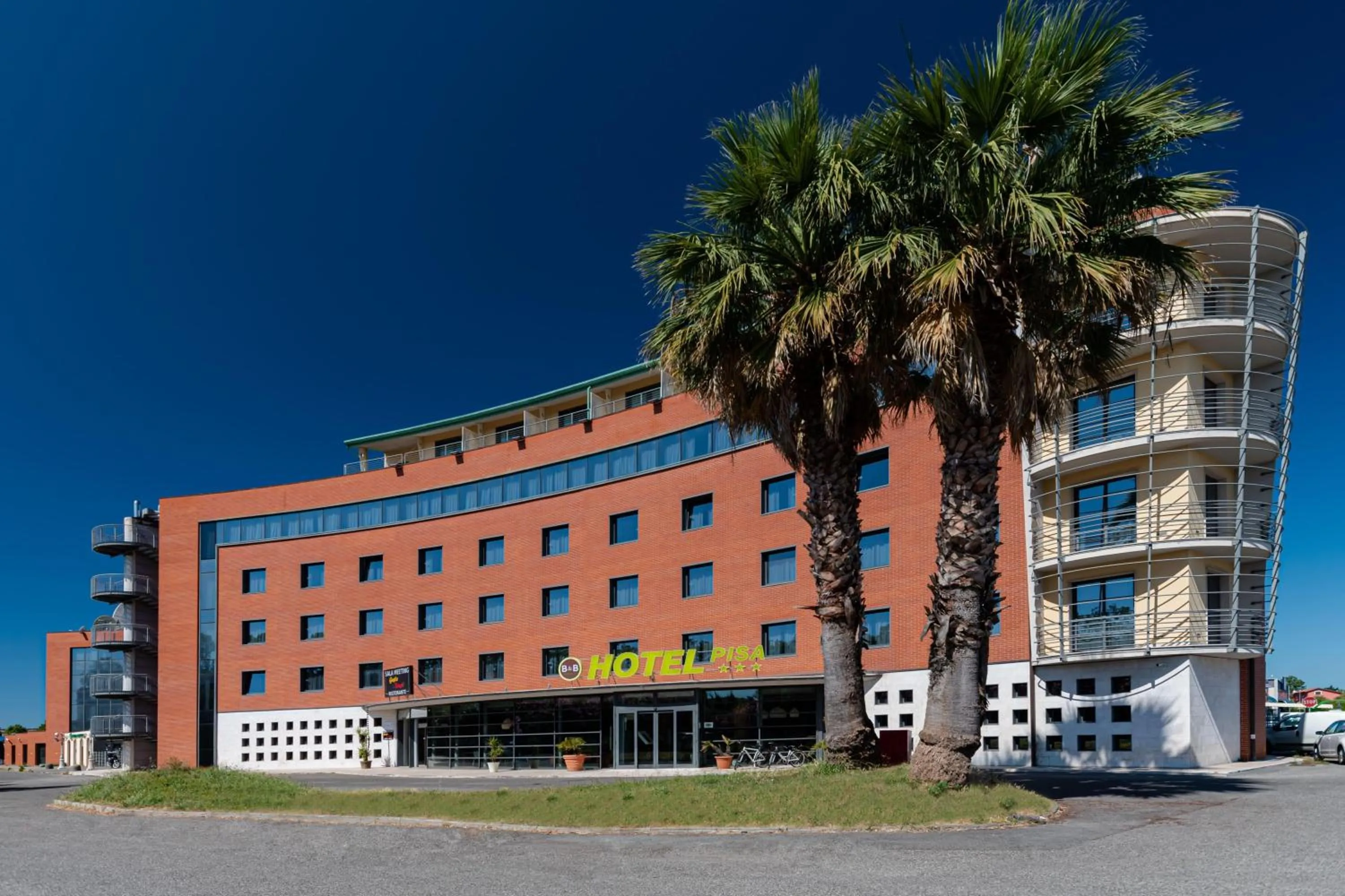Property building in B&B HOTEL Pisa Airport