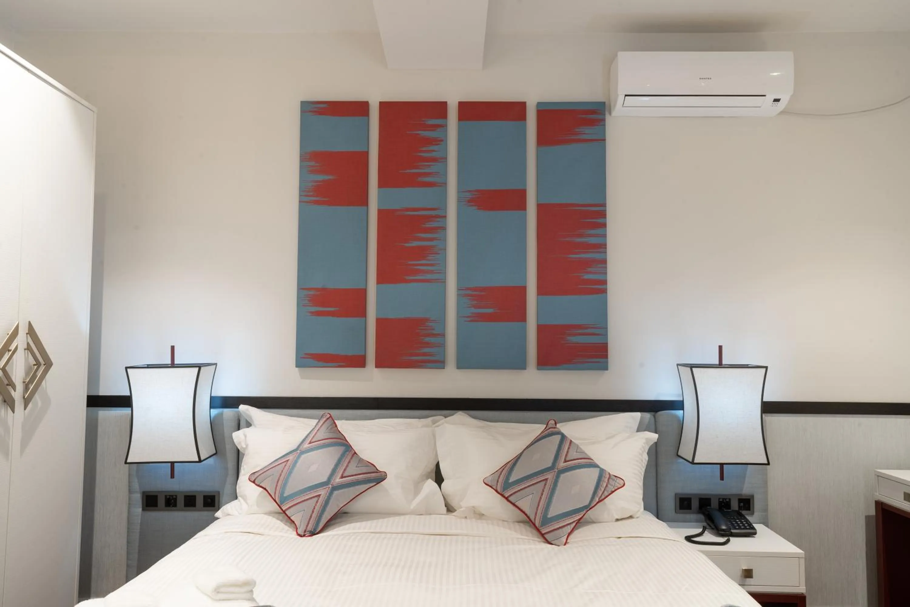 Bed in Somerset City Centre Atyrau