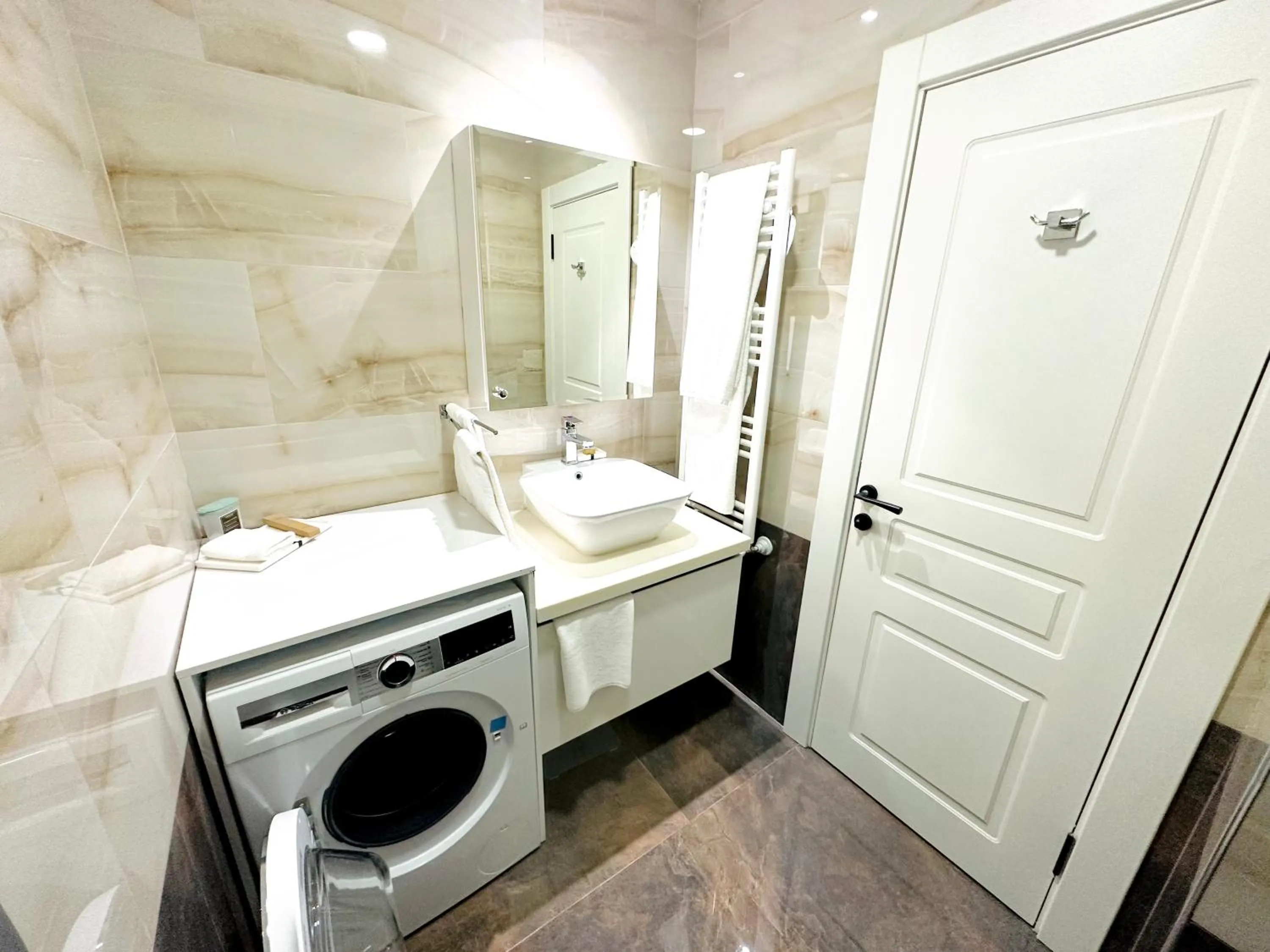 Shower in Somerset City Centre Atyrau