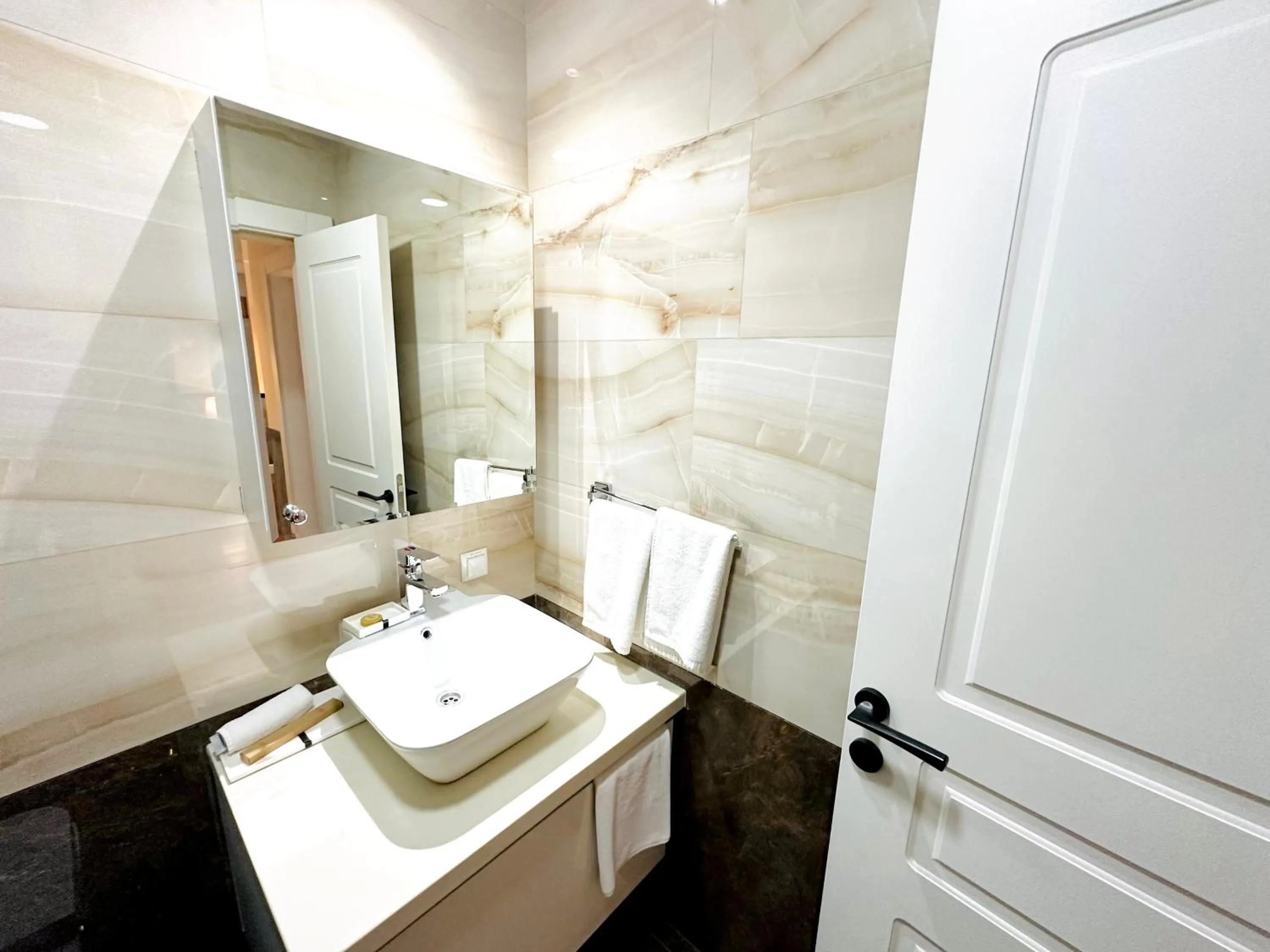 Shower in Somerset City Centre Atyrau