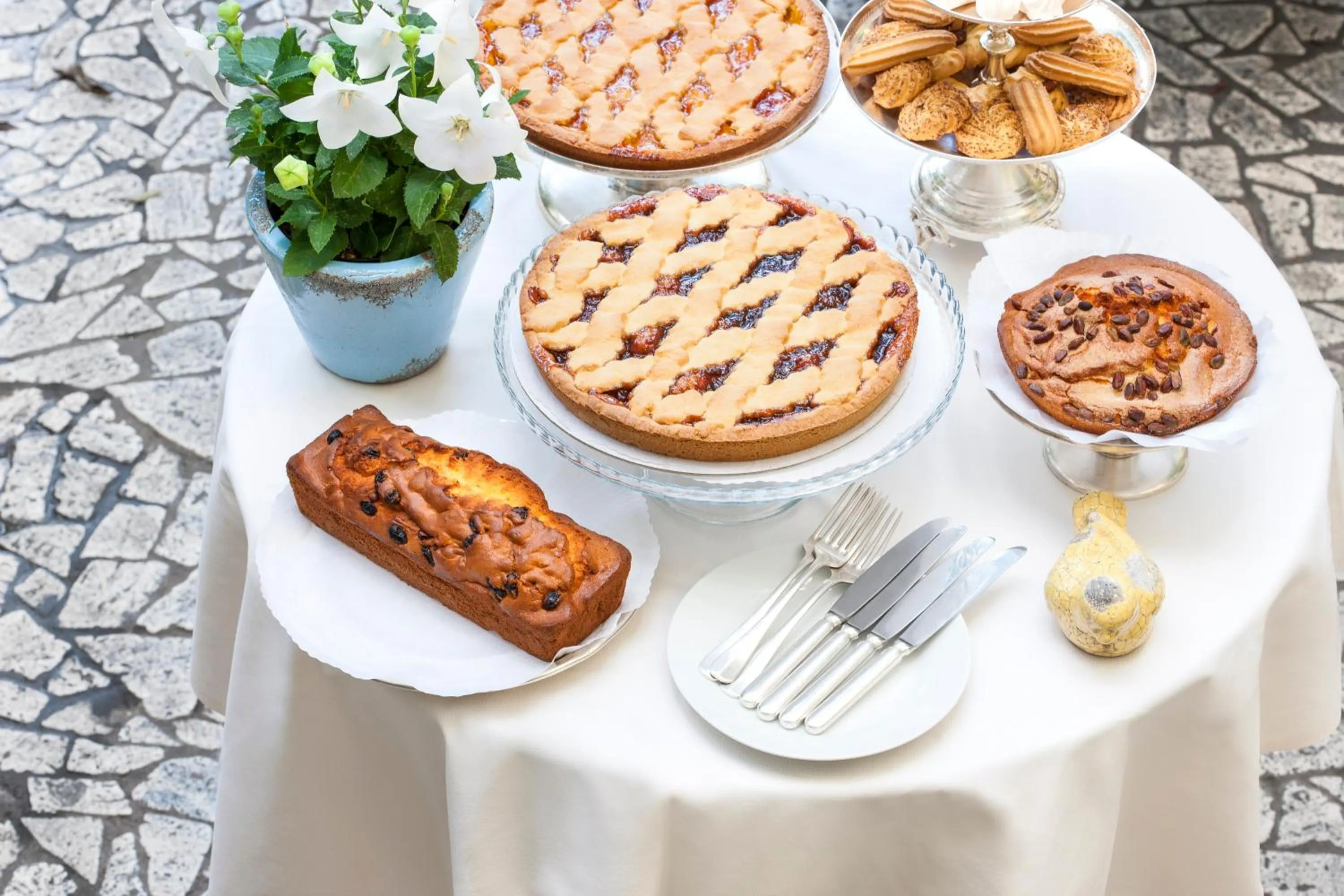 Buffet breakfast in Hotel Villa Elisa & Spa