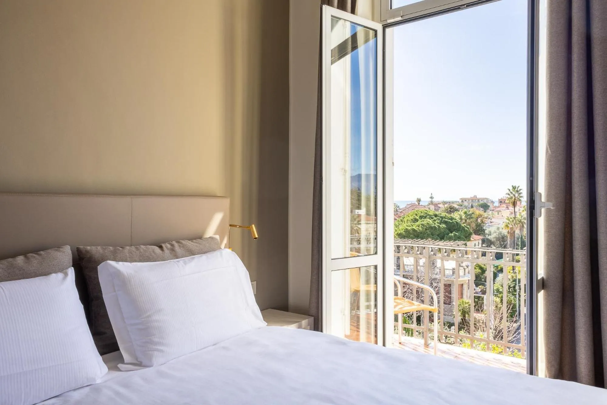 View (from property/room), Bed in Hotel Villa Elisa & Spa