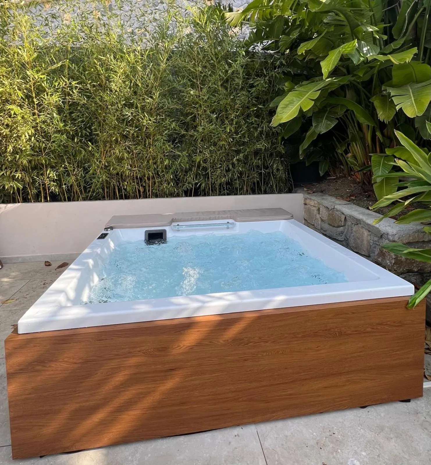 Hot Tub in Hotel Villa Elisa & Spa