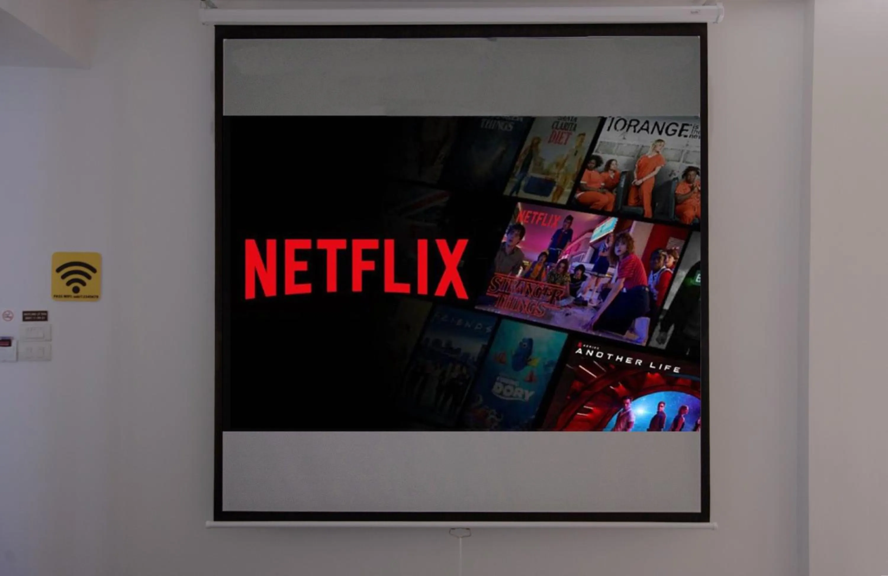 TV and multimedia in Keypad Hotel - 28 Dịch Vọng Hậu