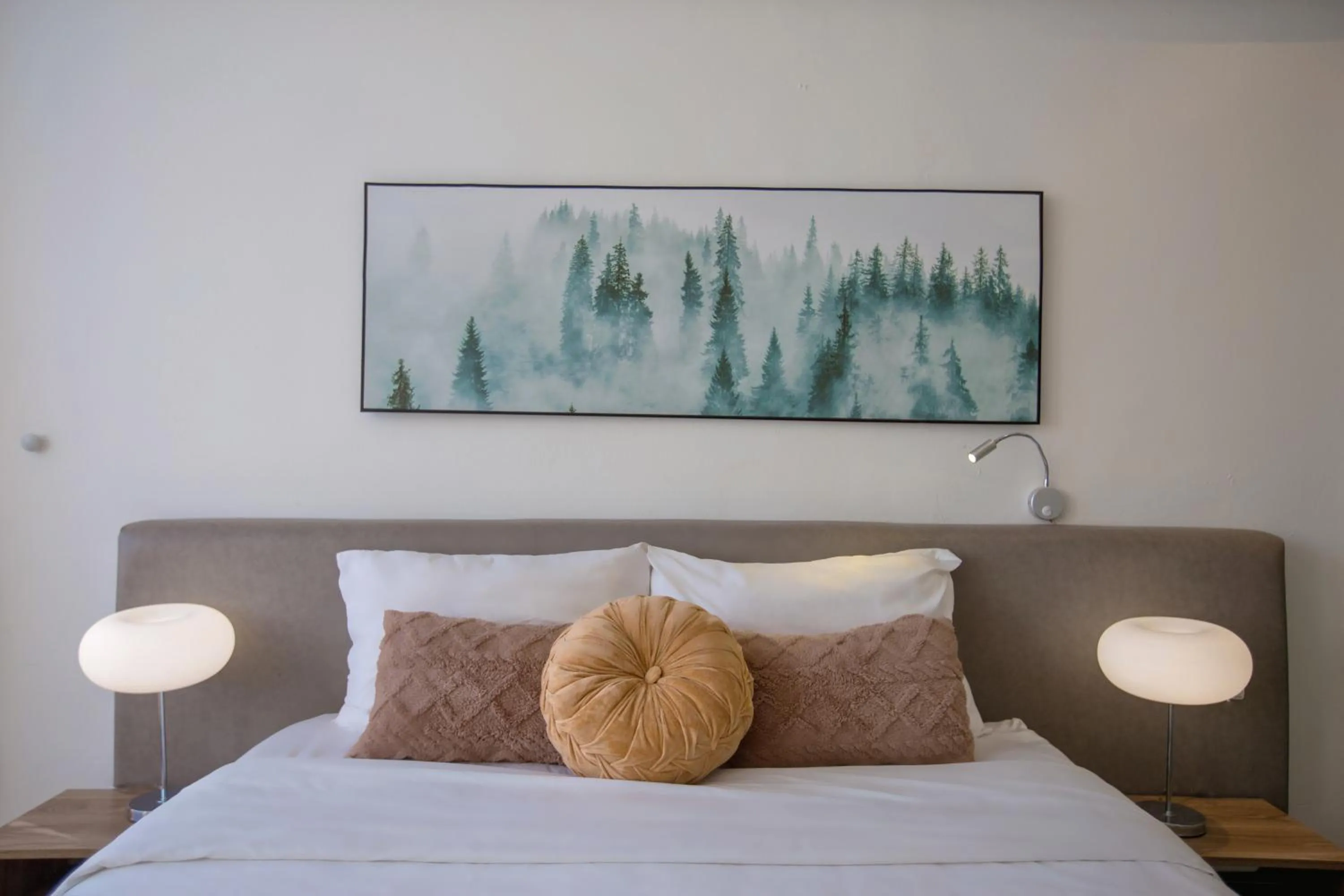 Decorative detail, Bed in Keypad Hotel - 28 Dịch Vọng Hậu