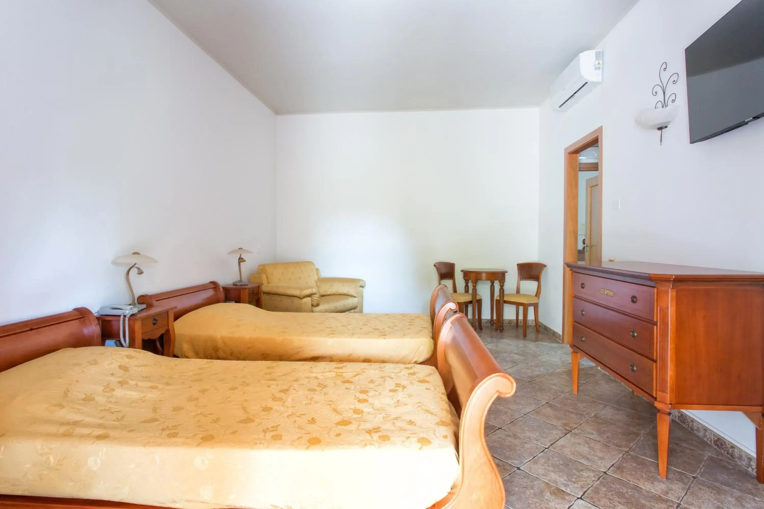 Bedroom, Bed in Hotel Tritone Lipari