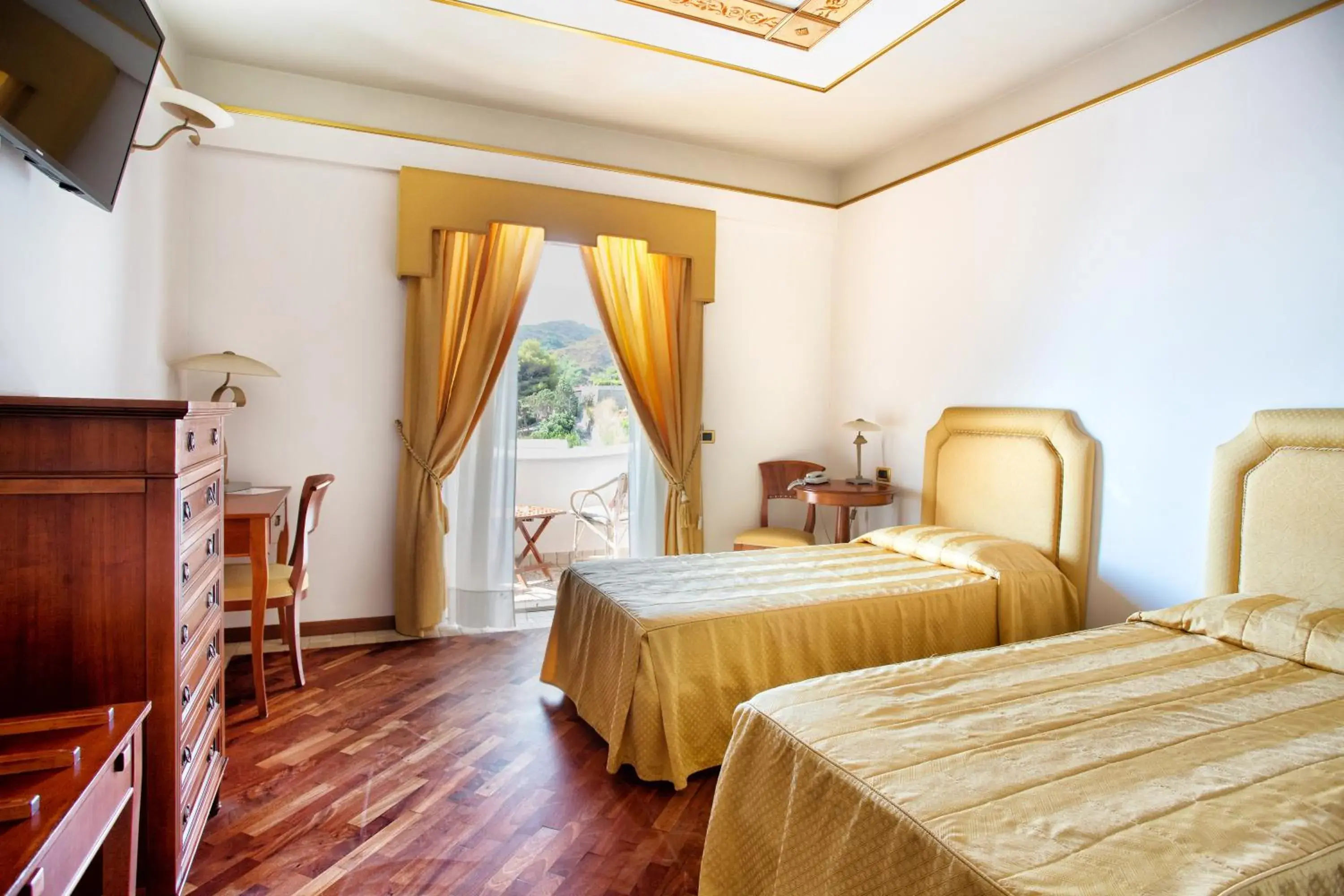 Bedroom, Bed in Hotel Tritone Lipari