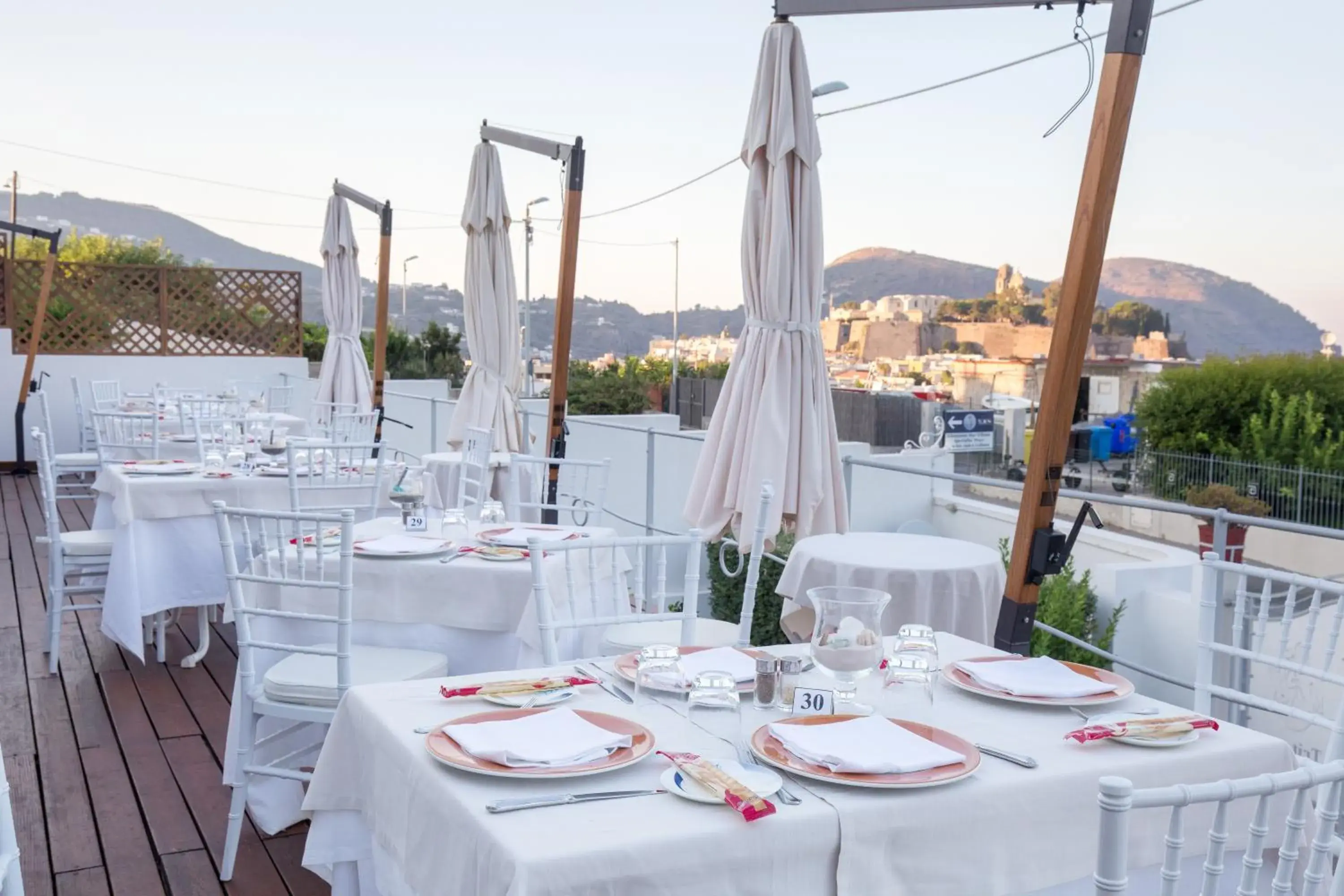 Restaurant/Places to Eat in Hotel Tritone Lipari