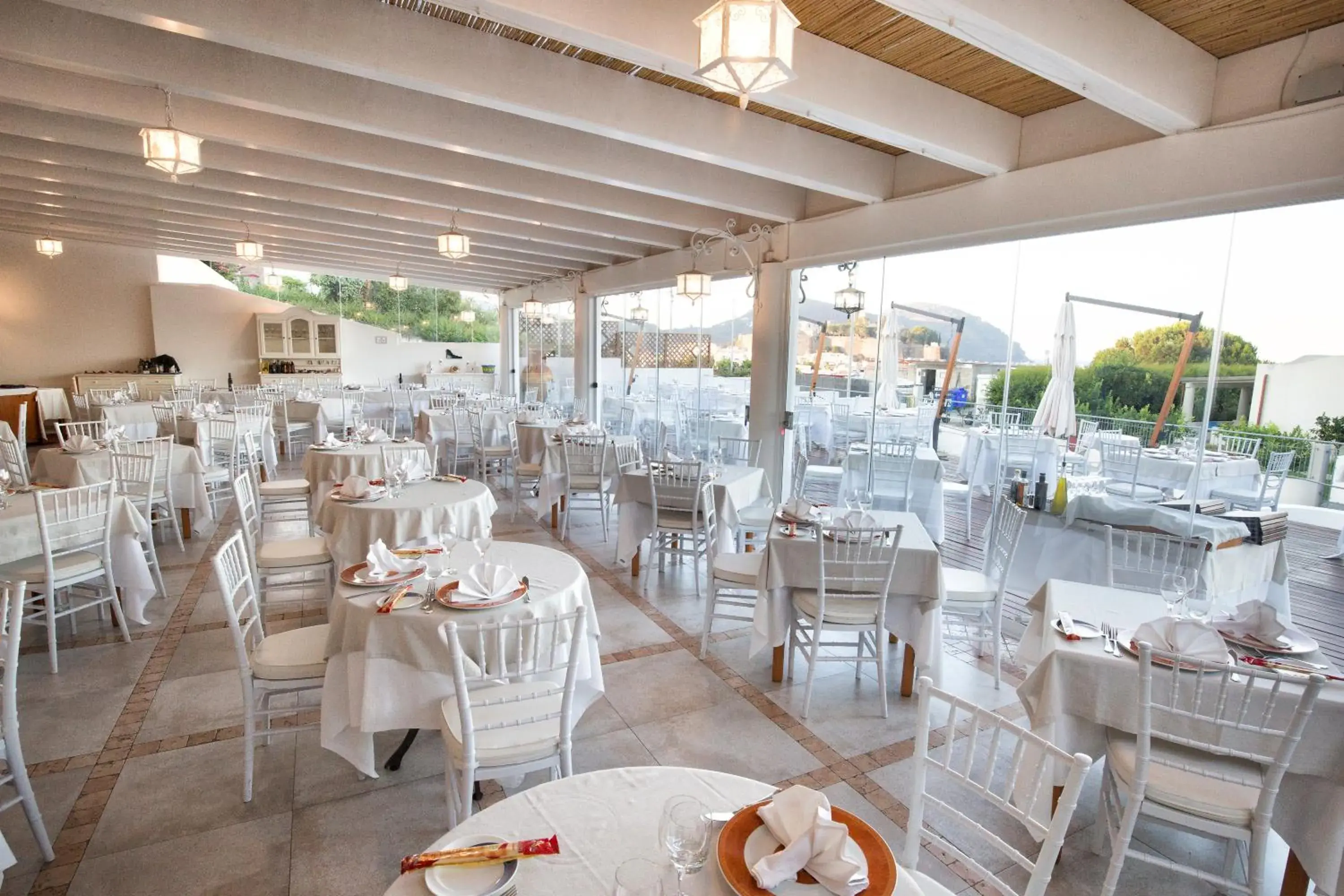 Restaurant/Places to Eat in Hotel Tritone Lipari