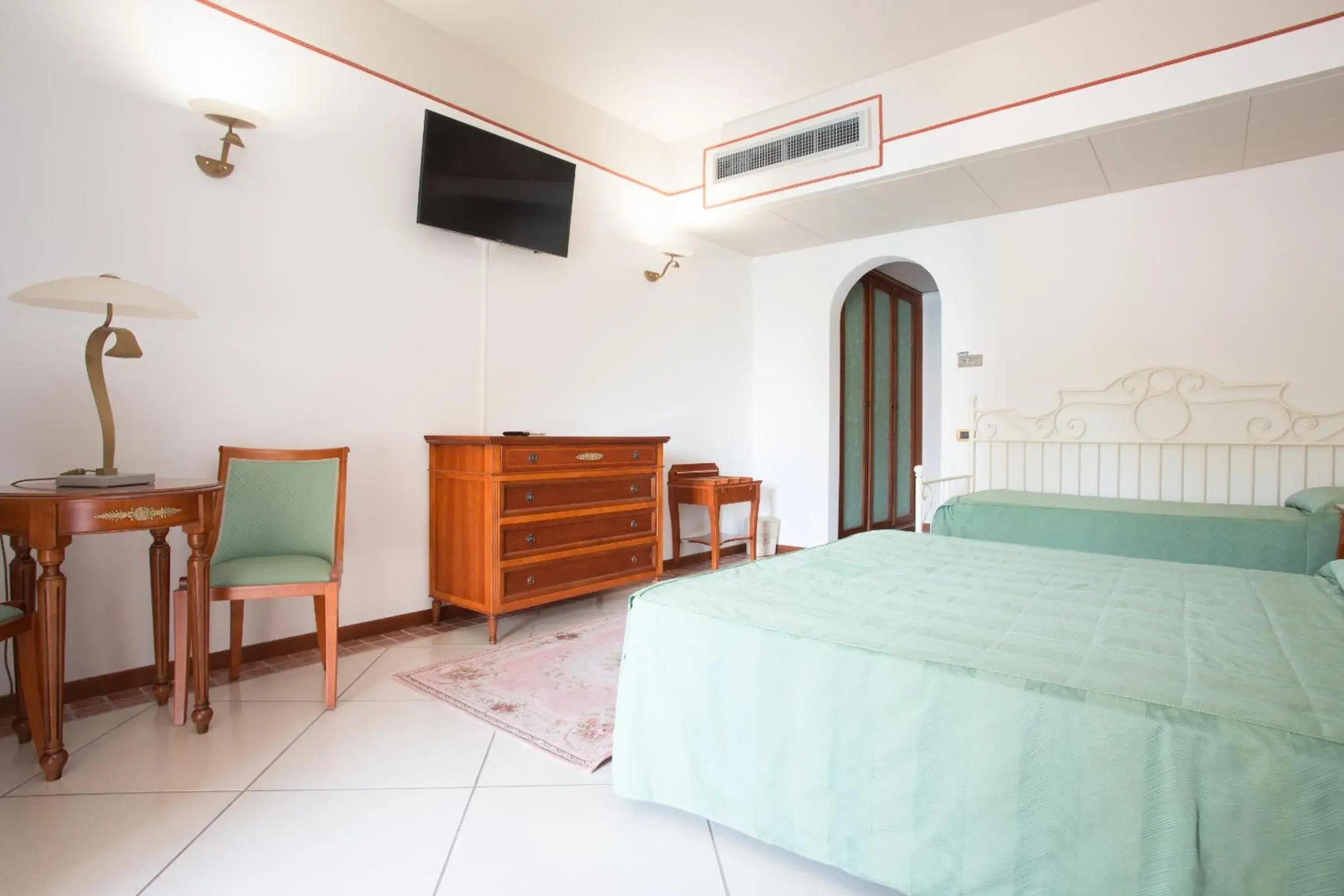 Bedroom, Bed in Hotel Tritone Lipari