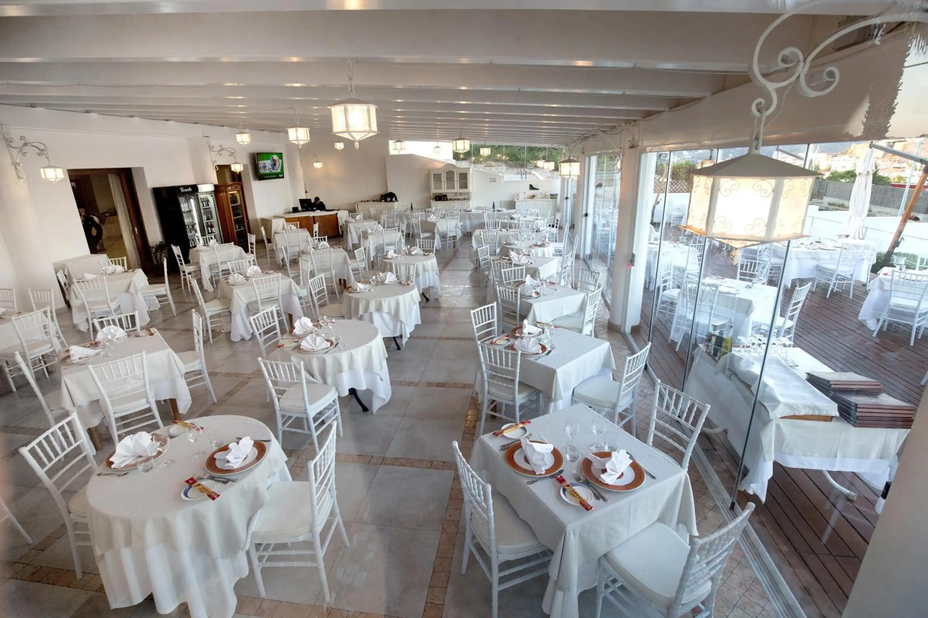 Restaurant/Places to Eat in Hotel Tritone Lipari