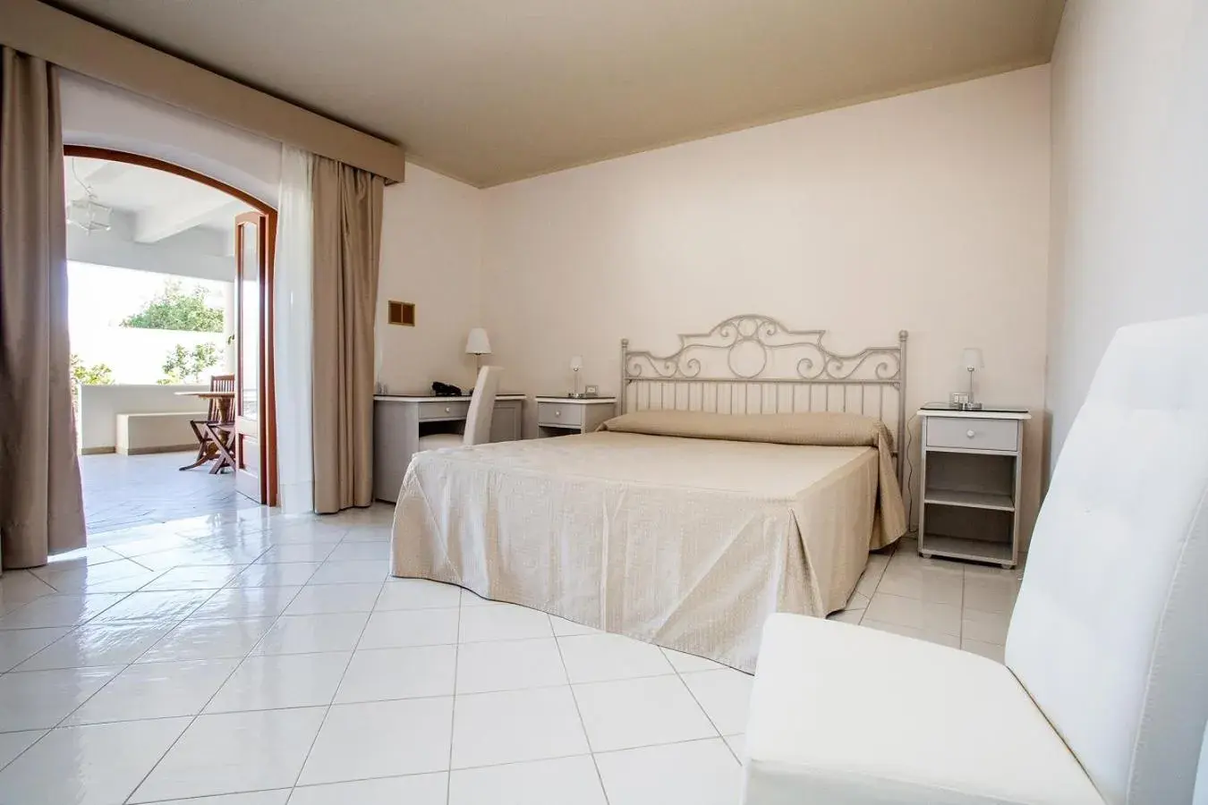 Bedroom, Bed in Hotel Tritone Lipari