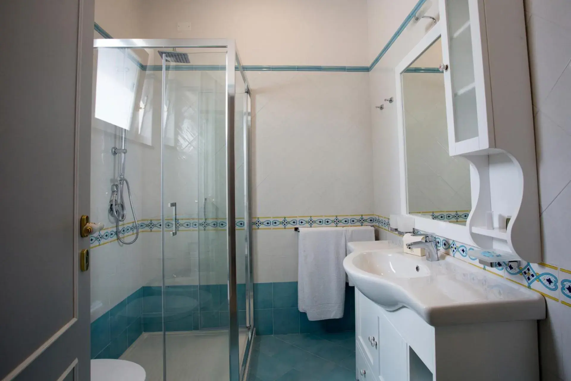 Property building, Bathroom in Hotel Tritone Lipari