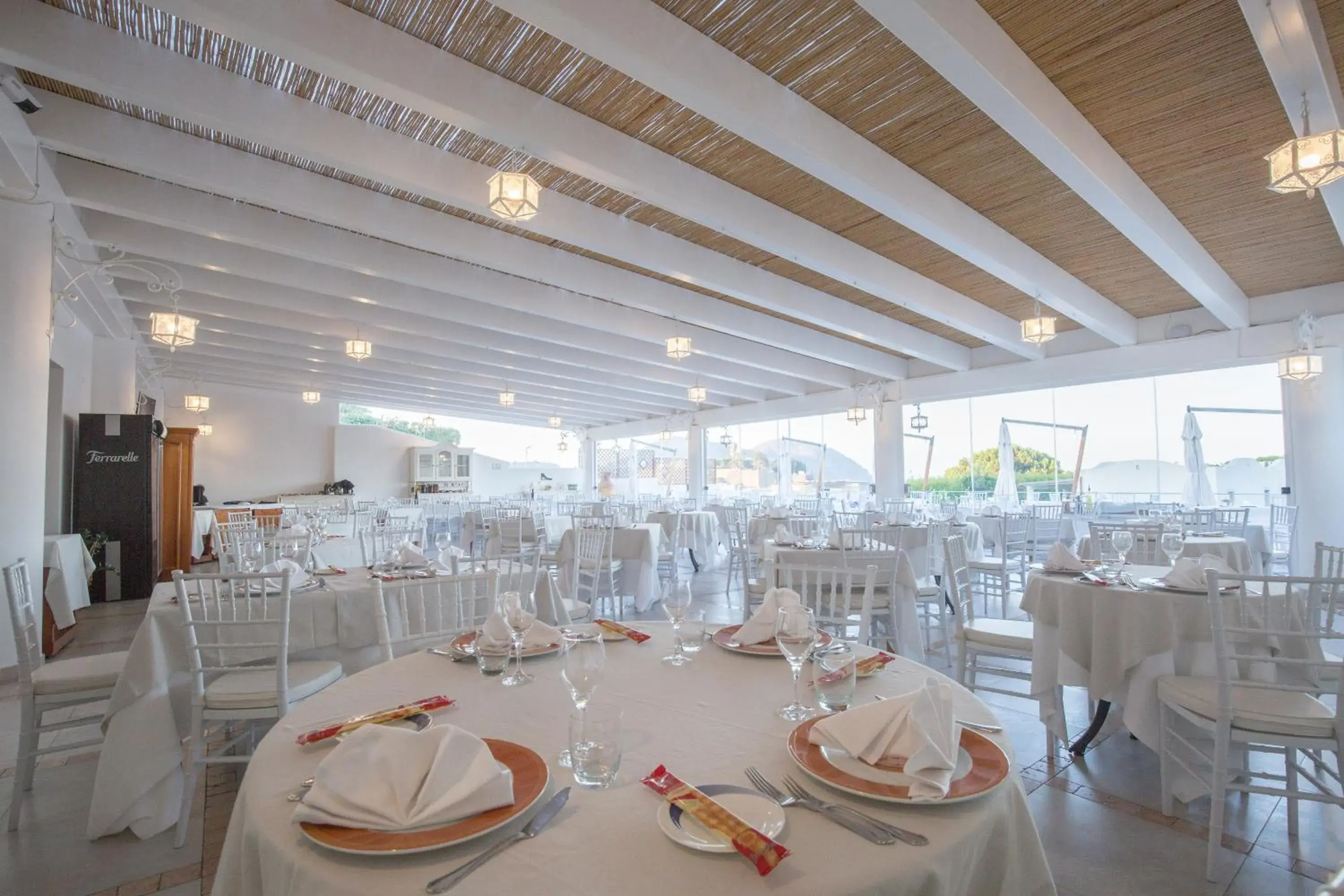 Restaurant/places to eat, Banquet Facilities in Hotel Tritone Lipari