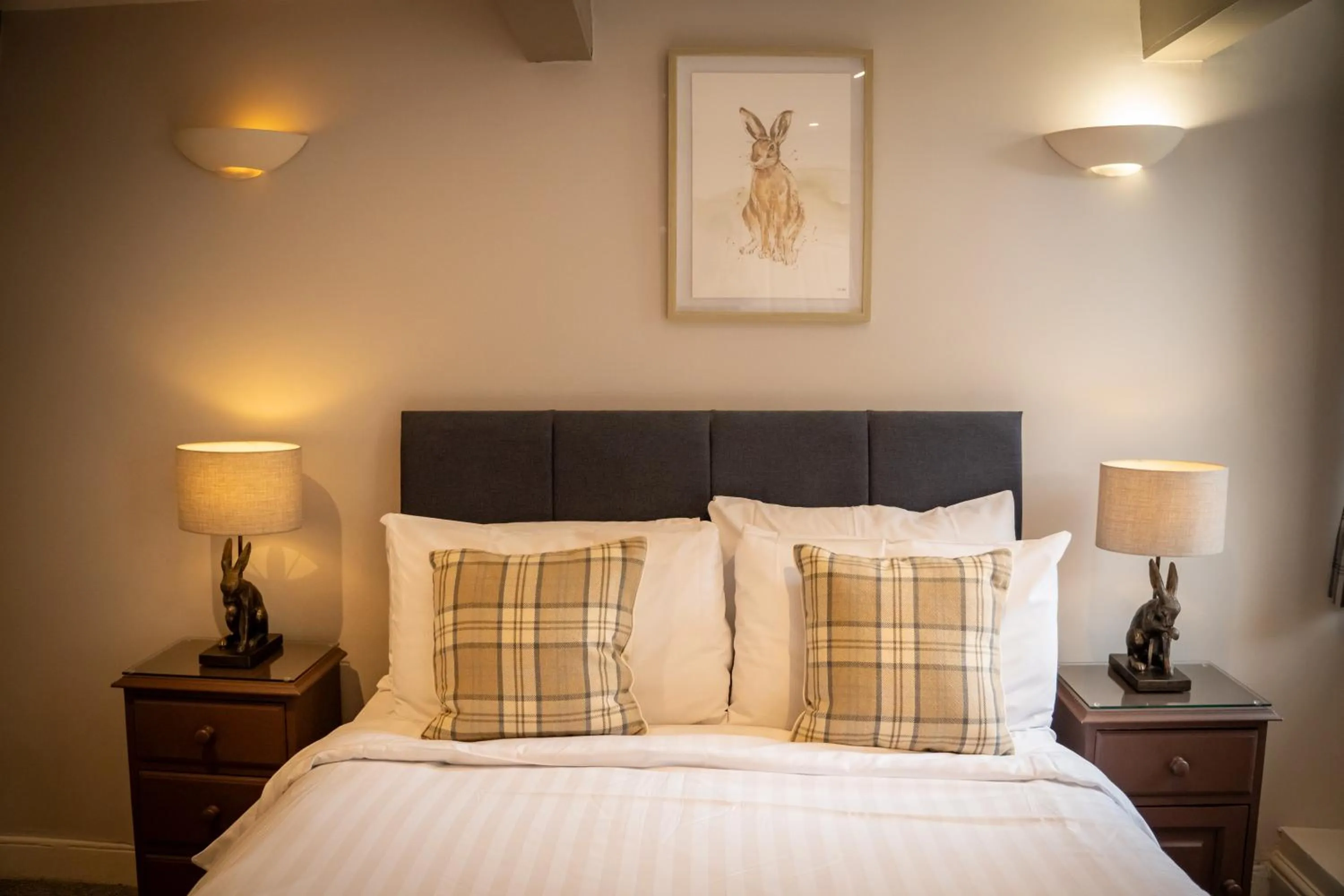 Bedroom, Bed in Anglers Arms