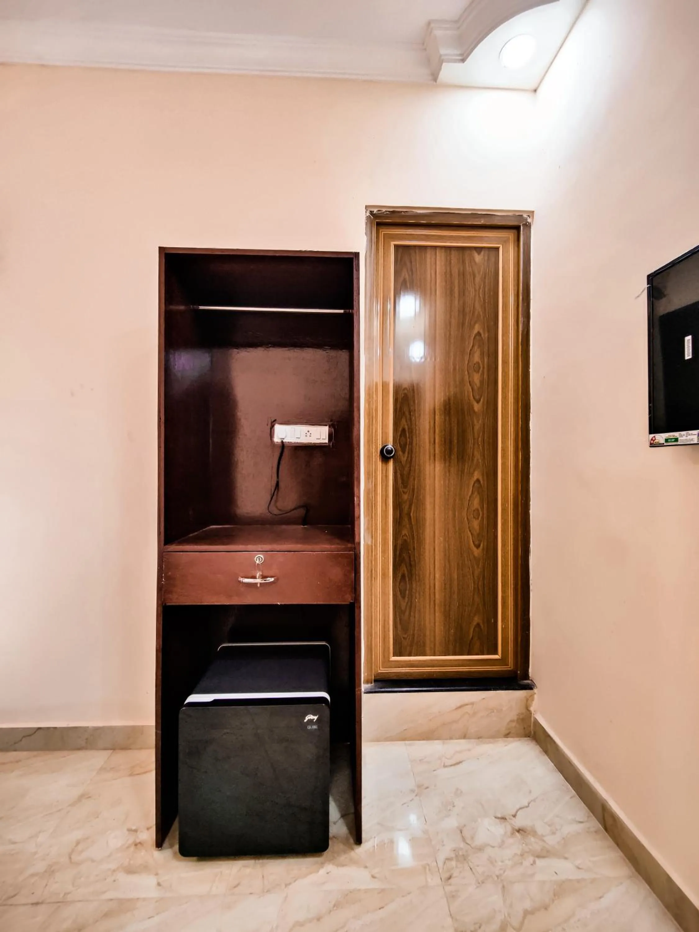 TV and multimedia in Hotel Candolim Aloft