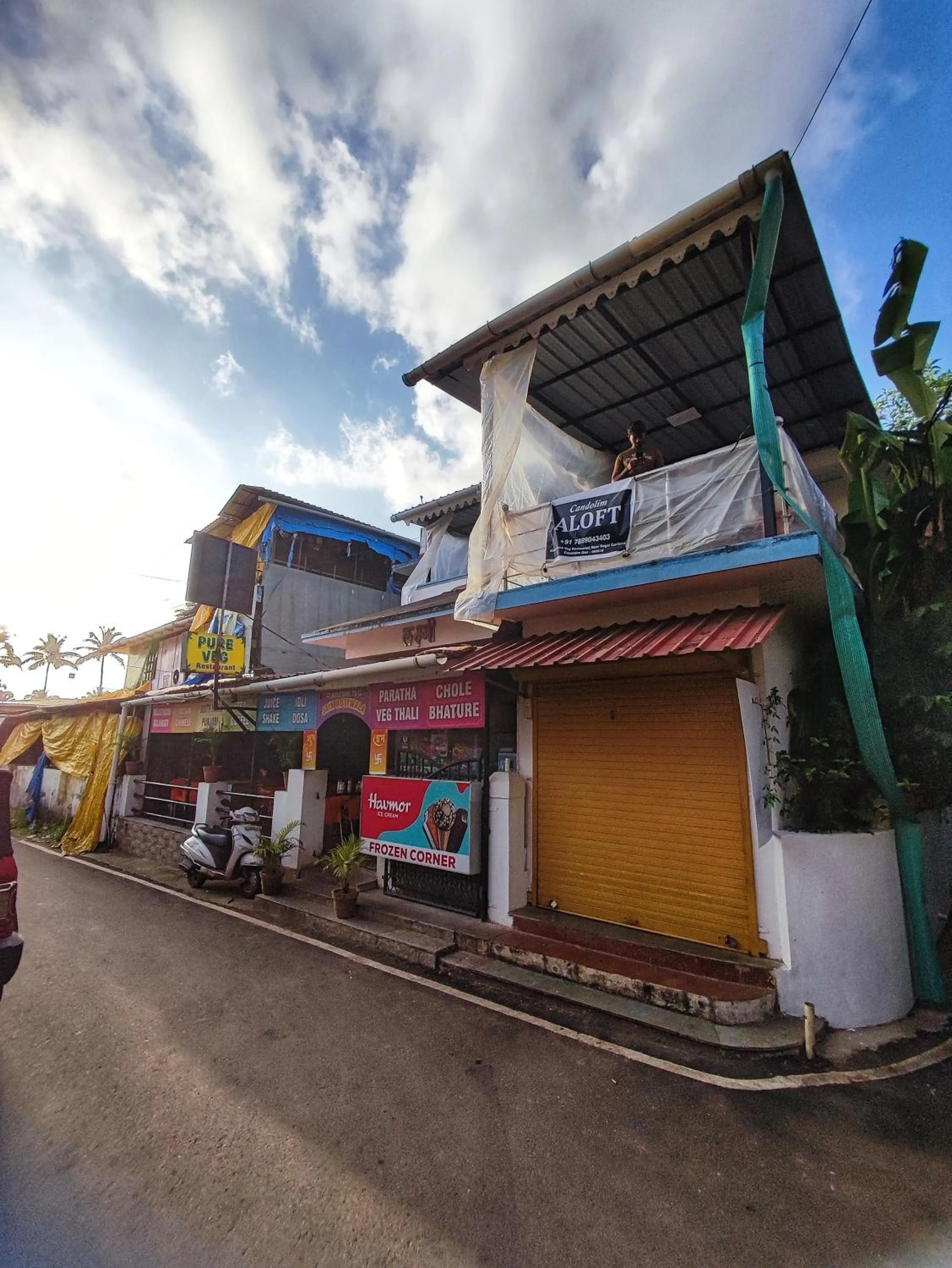 Property building in Hotel Candolim Aloft