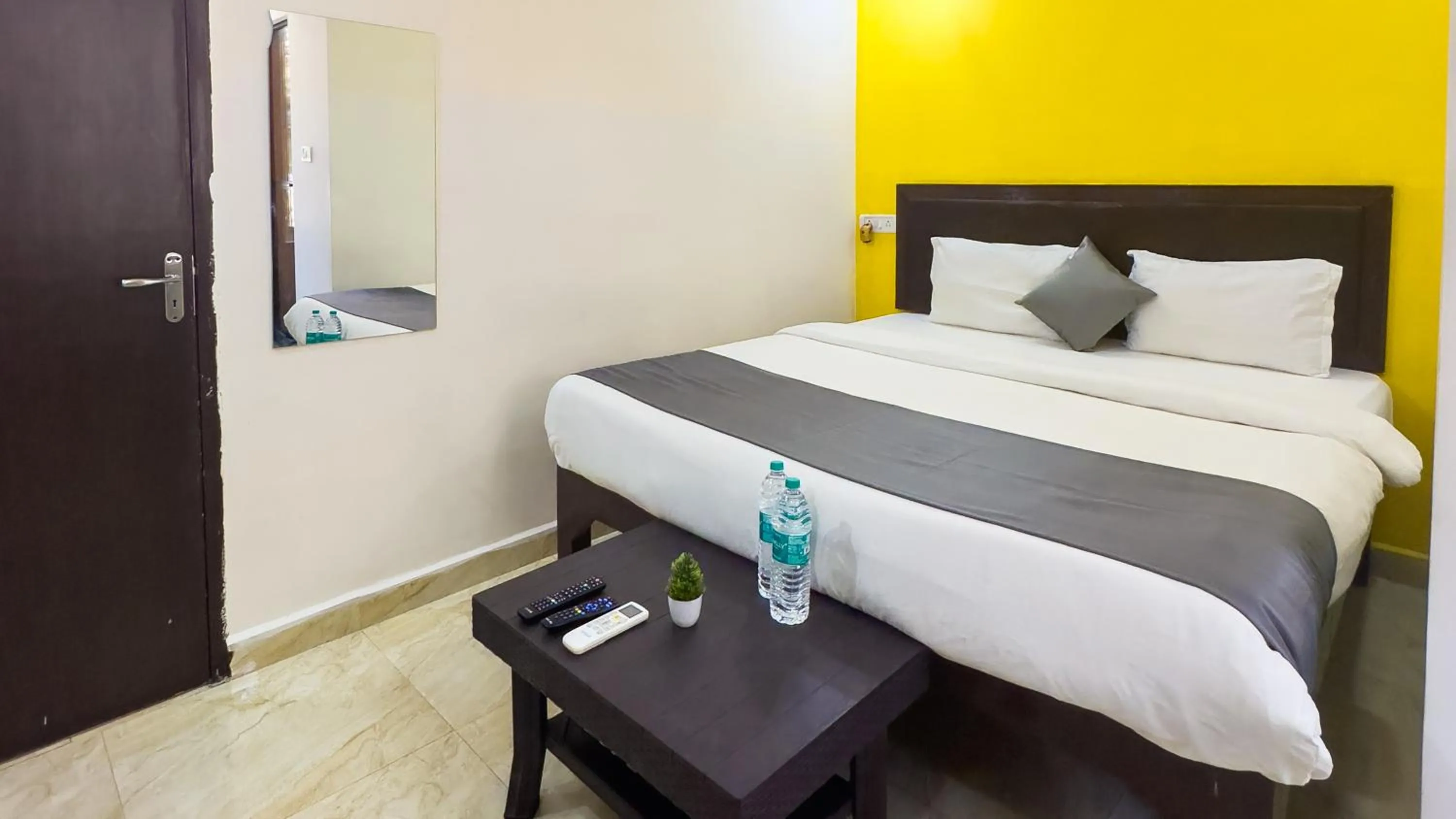 Bedroom in Hotel Candolim Aloft