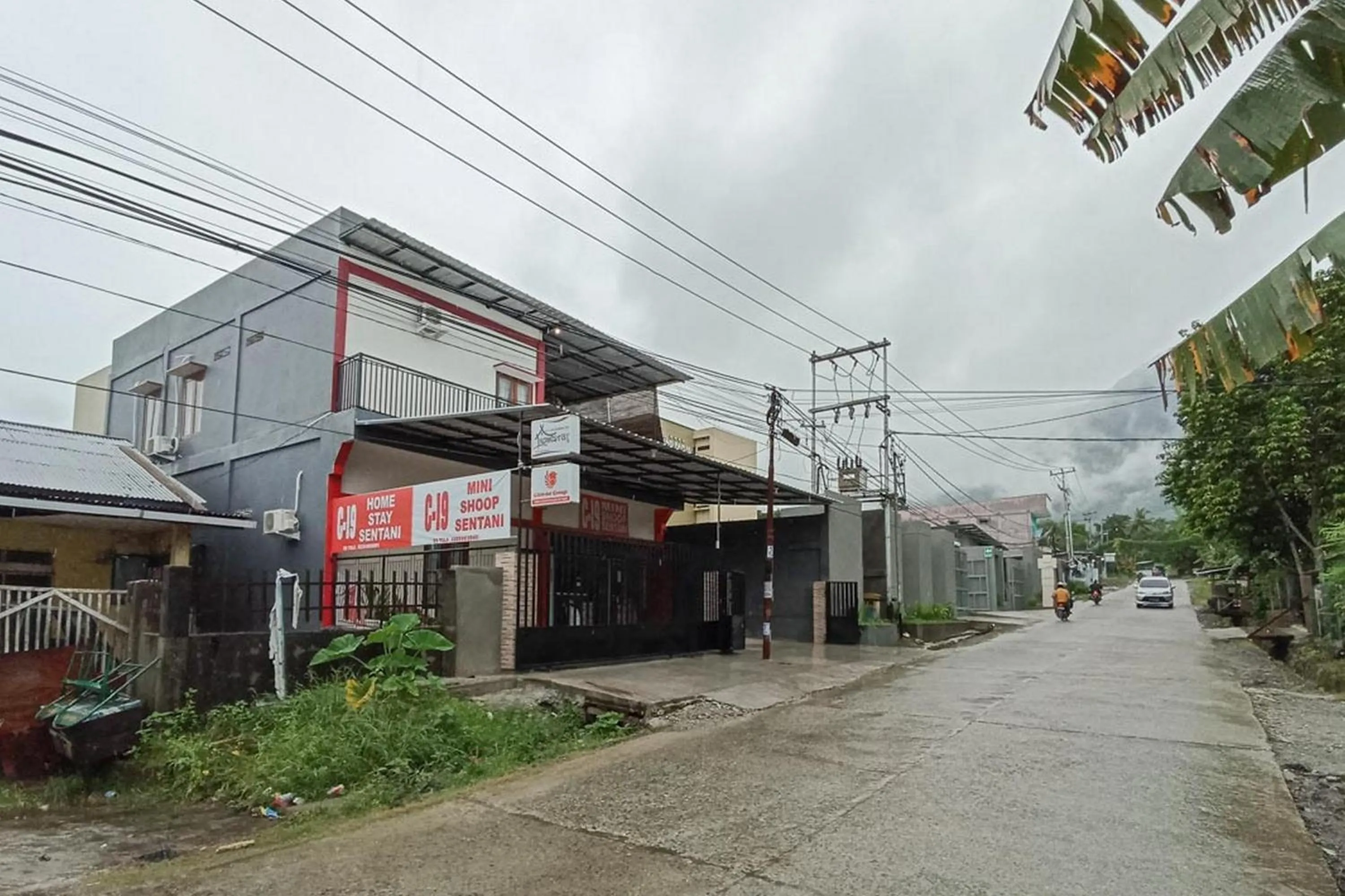 RedDoorz Syariah near Sentani City Square