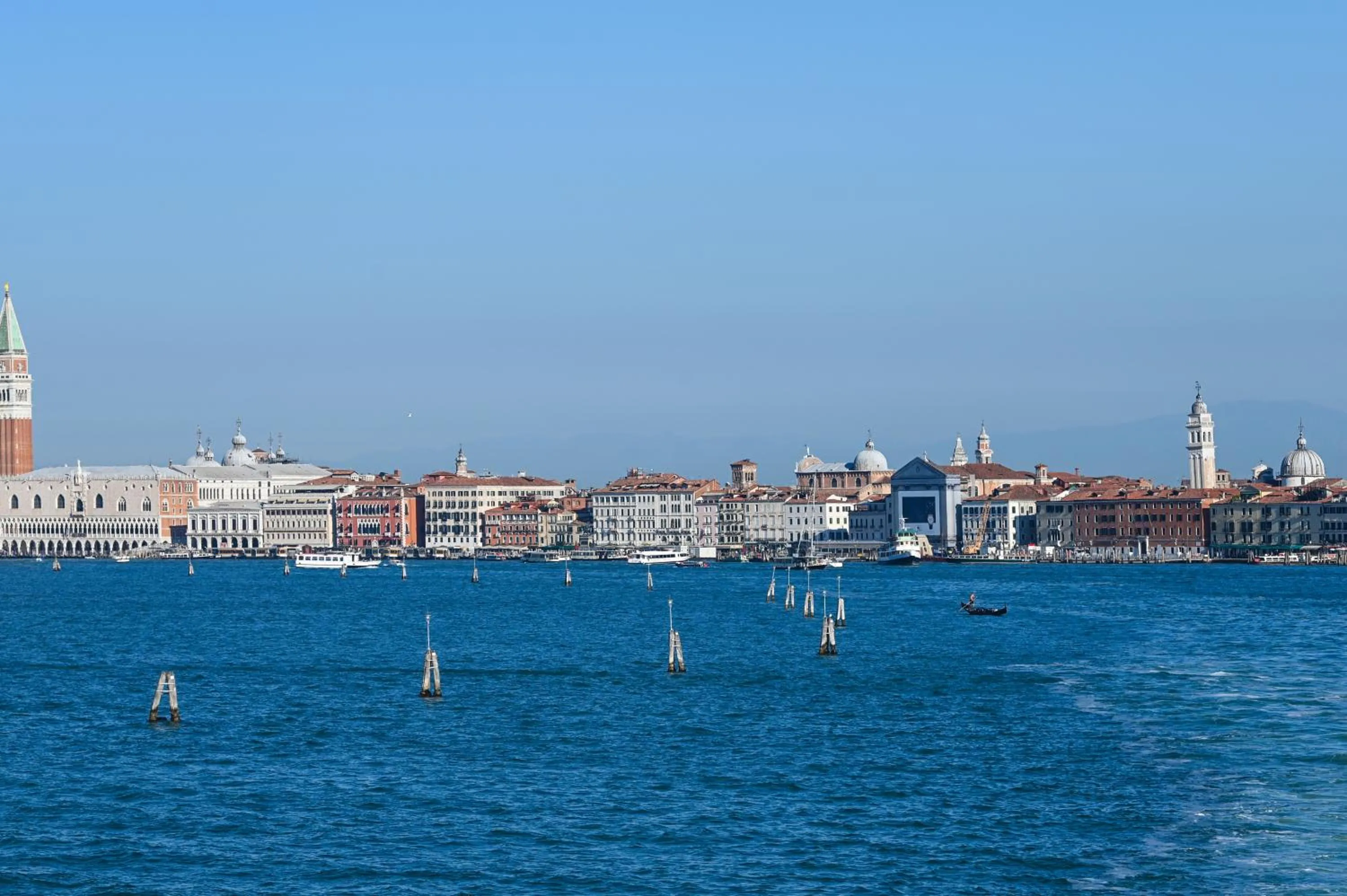 Neighbourhood in A Tribute To Music Residenza