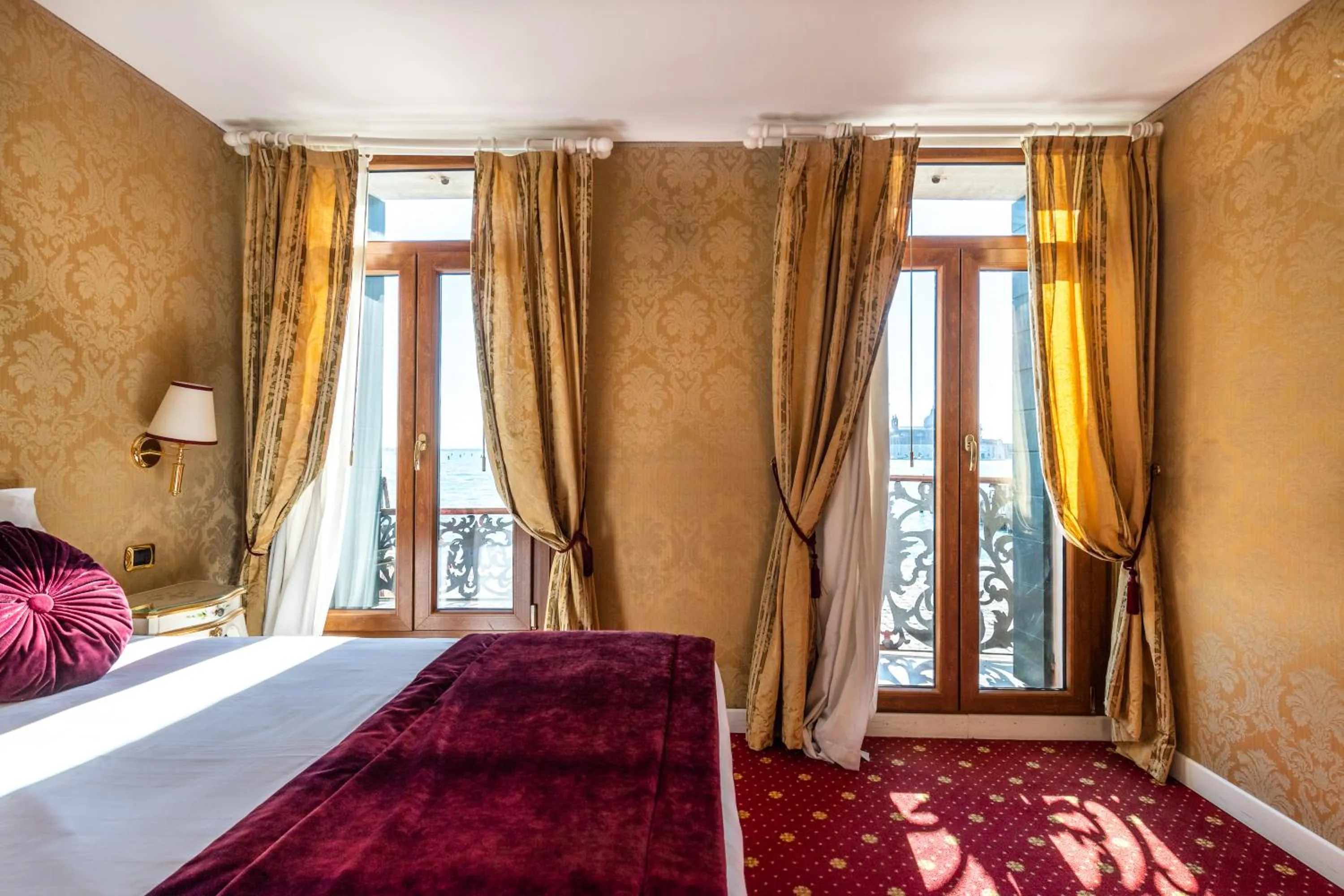 View (from property/room), Bed in A Tribute To Music Residenza