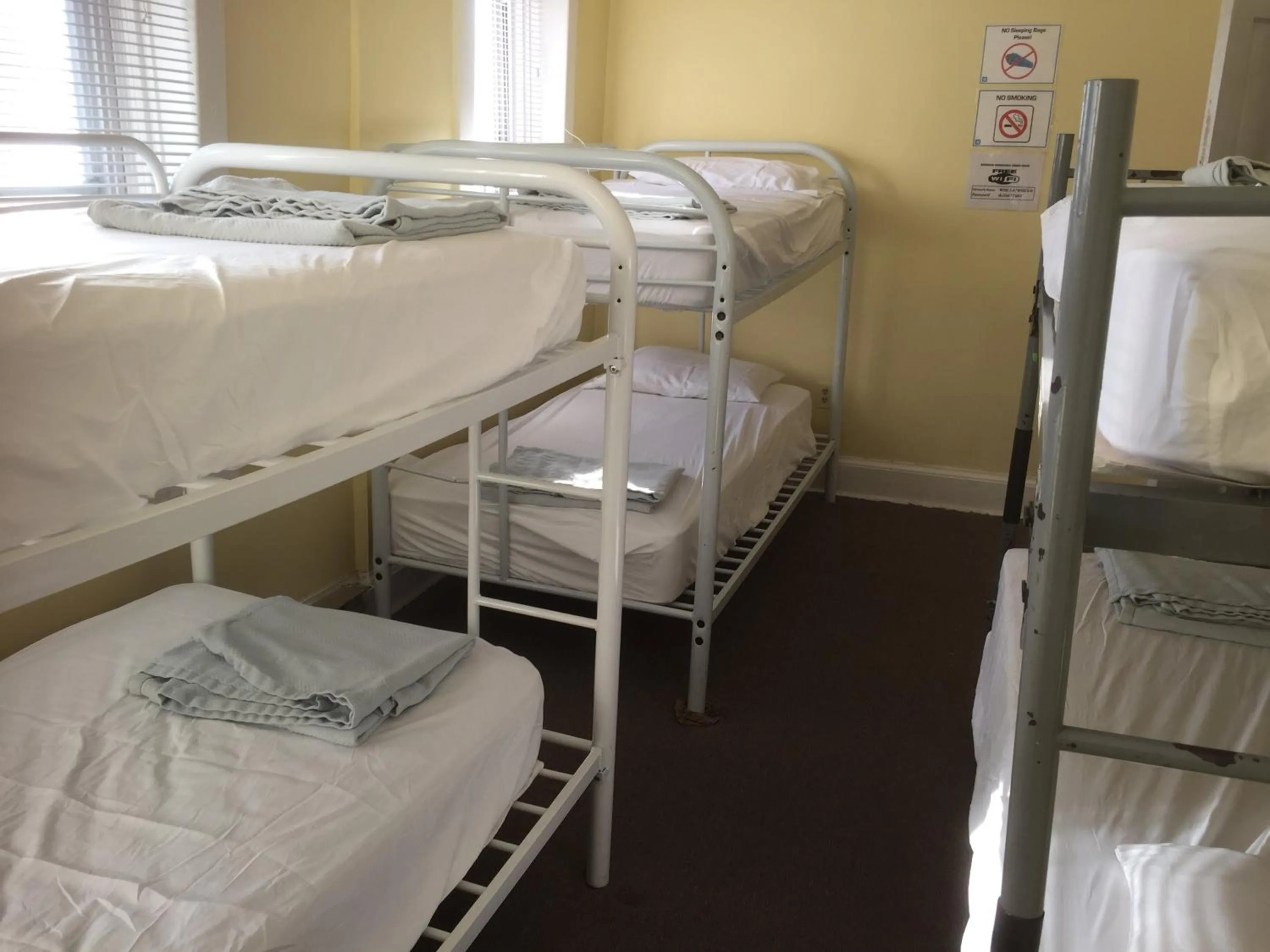 Bedroom, Bed in Washington International Student Center