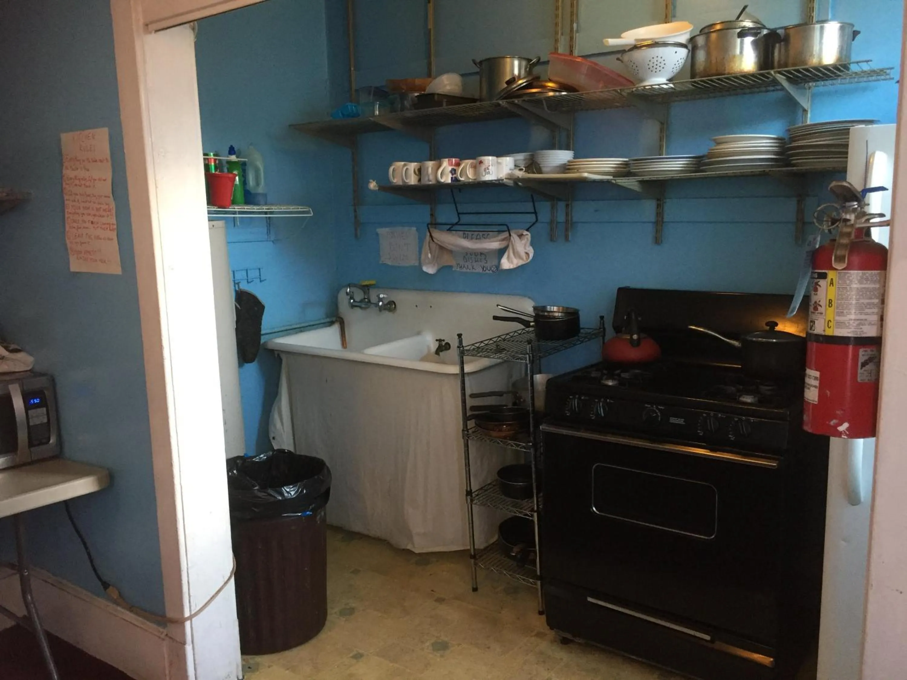 Kitchen or kitchenette in Washington International Student Center