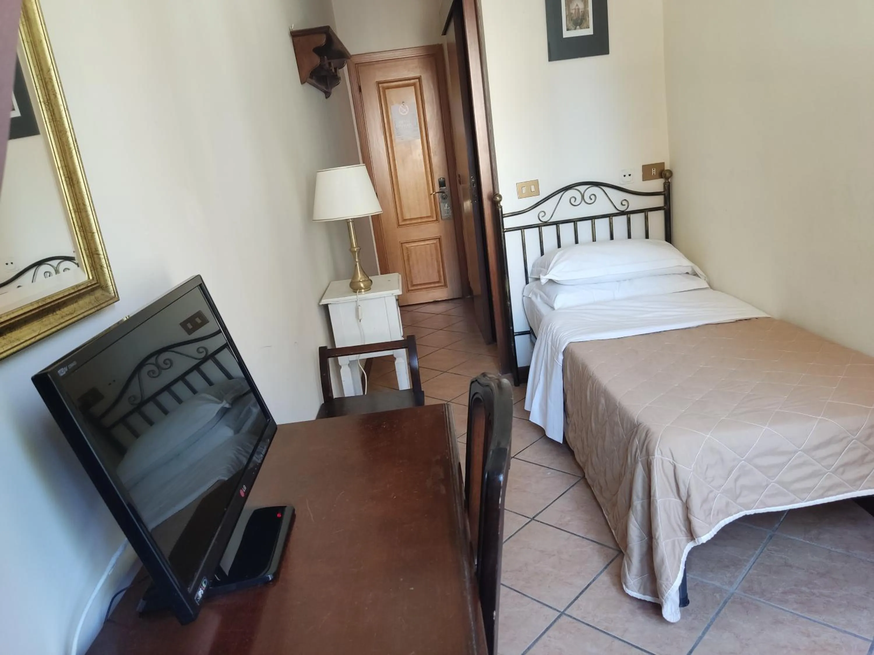 TV/Entertainment Center in Hotel Giubileo