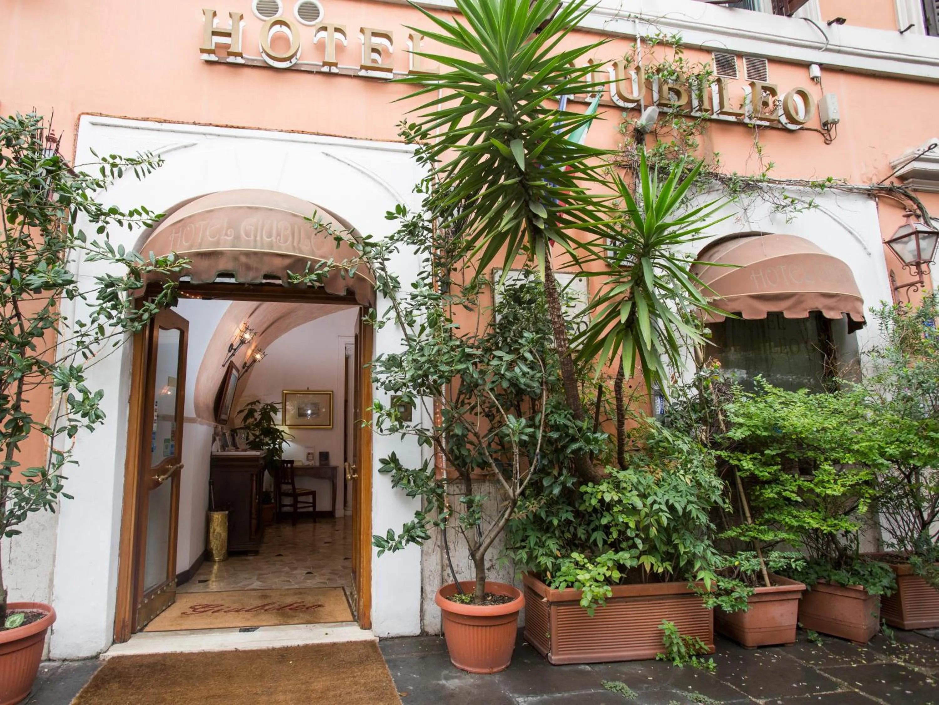 Facade/entrance in Hotel Giubileo