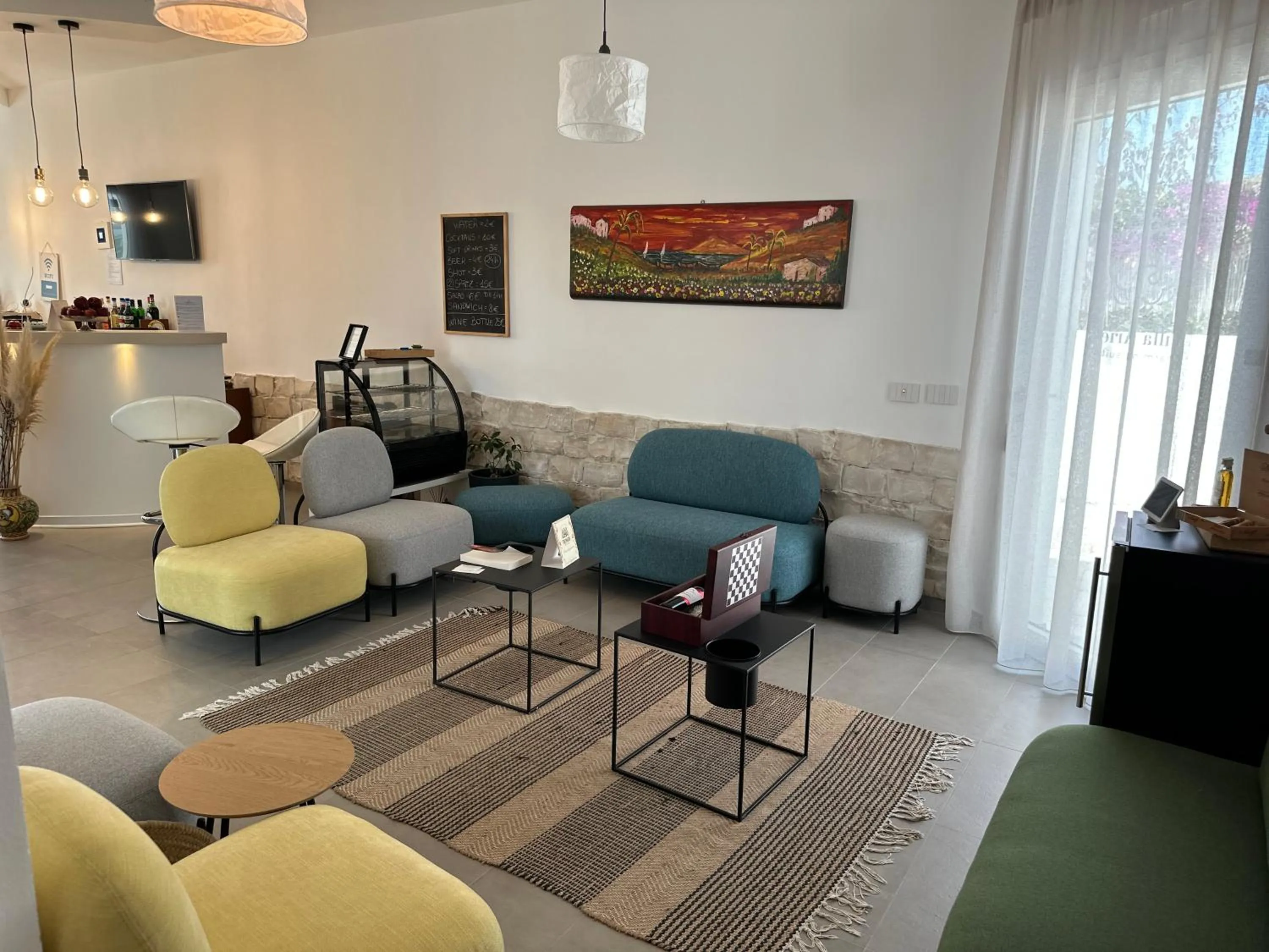 Communal lounge/ TV room in Villa Aries - Rural Chic Experience