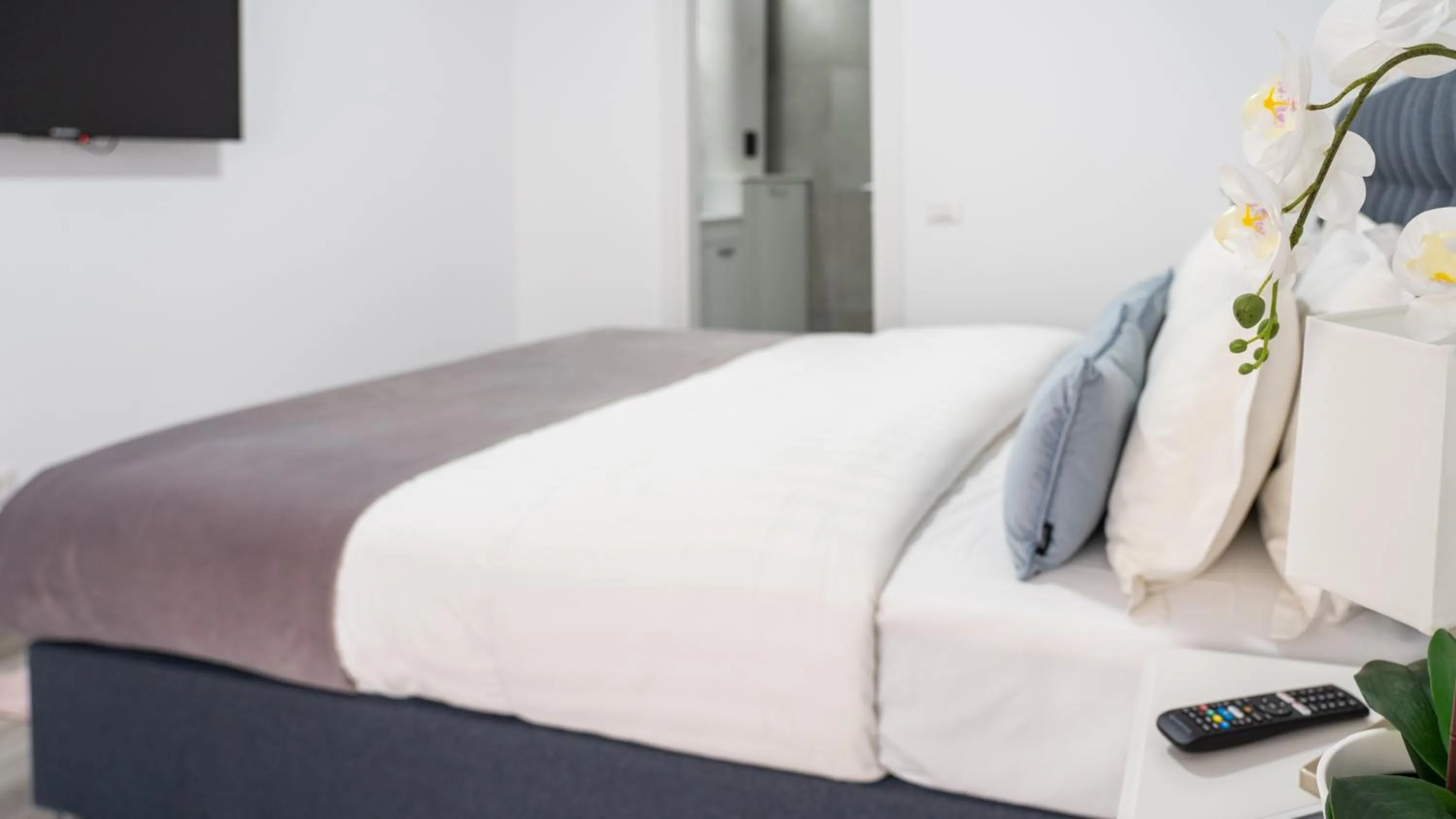 Bed in Sea View Apartments Olimp - Avenue Hotels