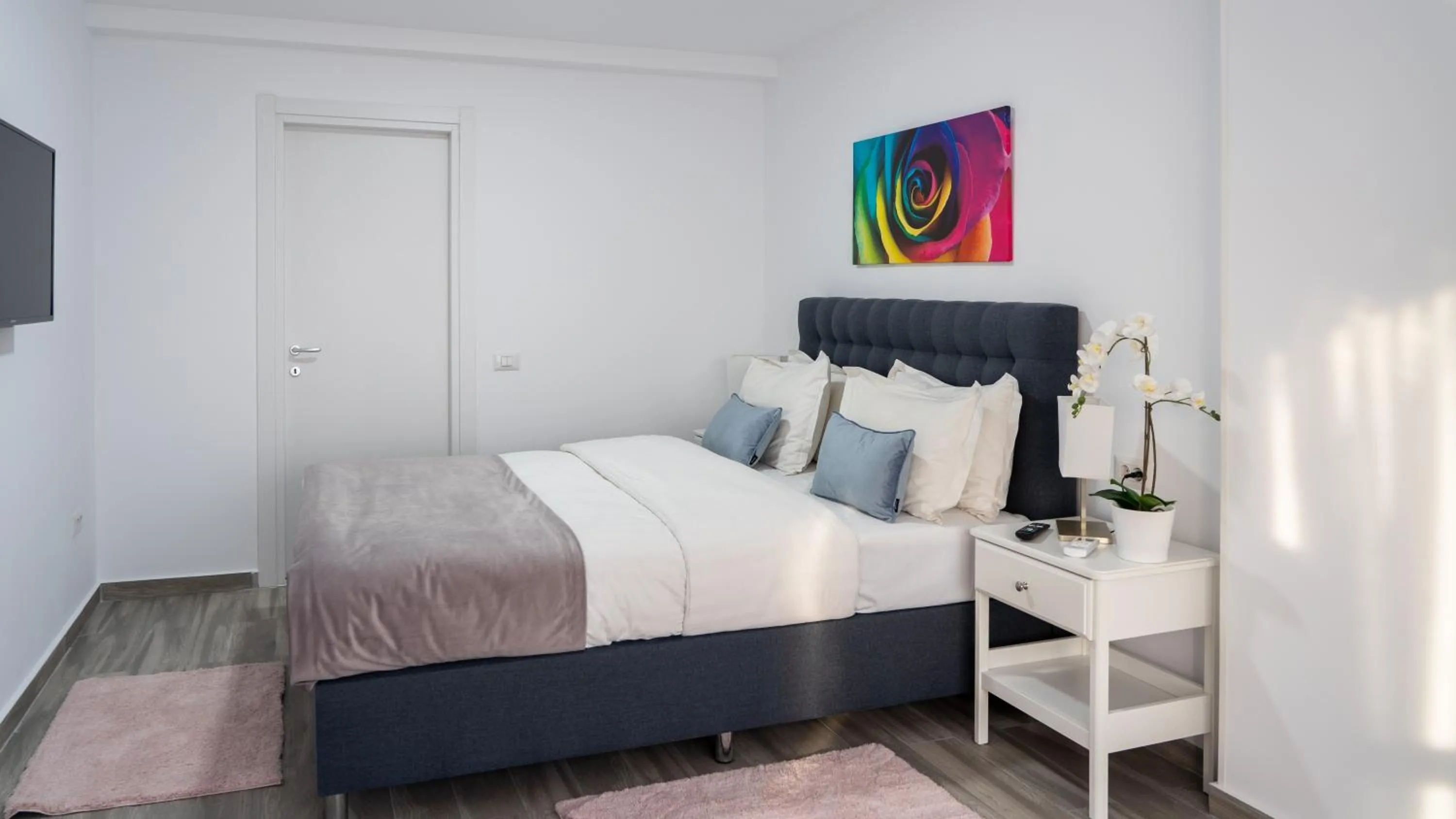 Bedroom, Bed in Sea View Apartments Olimp - Avenue Hotels