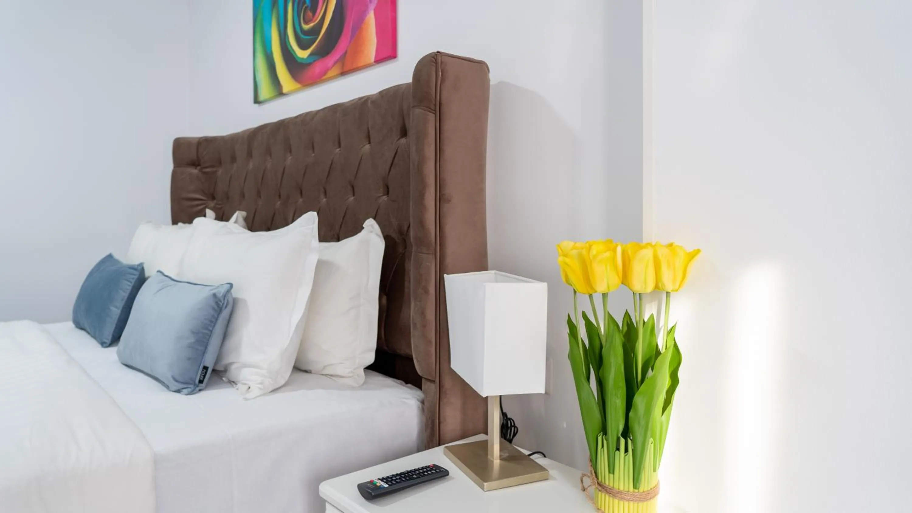 Living room, Bed in Sea View Apartments Olimp - Avenue Hotels